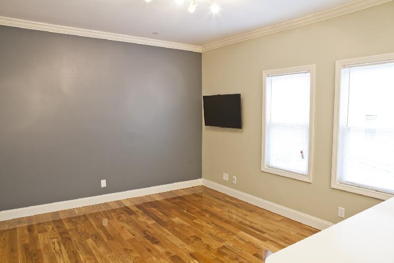 5 bed, 2 bath apartment for rent at 15 Imrie Rd Unit 2, Allston — photo 3 of 14