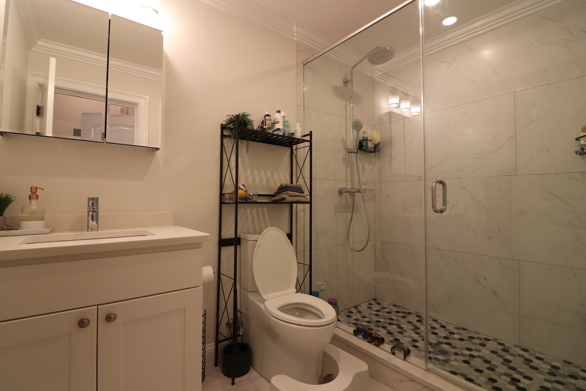 3 bed, 2 bath apartment for rent at 47 Walk Hill St Unit 1, Jamaica Plain — photo 3 of 16