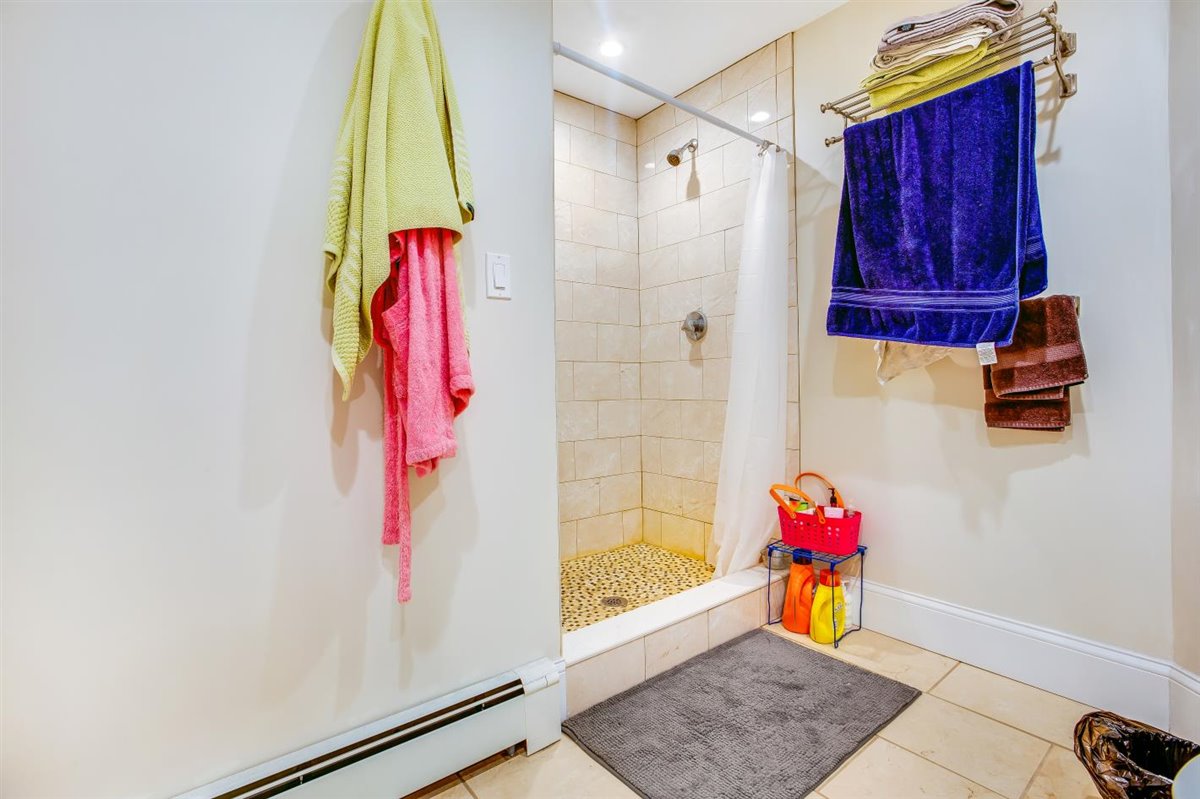 3 bed, 1 bath apartment for rent at 21 Monastery Rd Unit 1, Brighton — photo 16 of 23