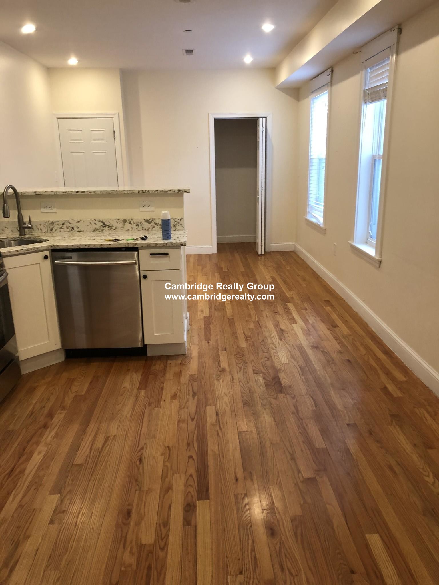 212 Green St, Cambridgeport