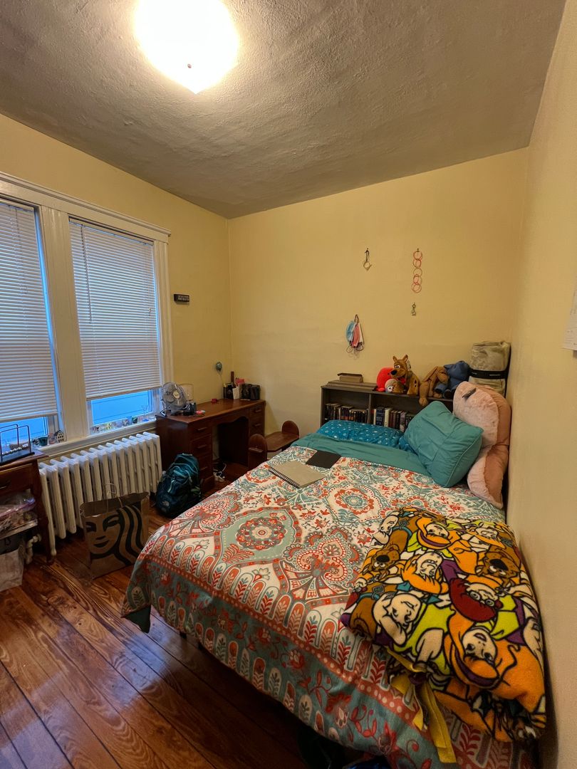 3 bed, 1 bath apartment for rent at 17 Dow St Unit A, West Somerville — photo 17 of 19