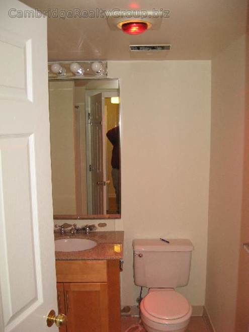 345 Franklin St, Riverside