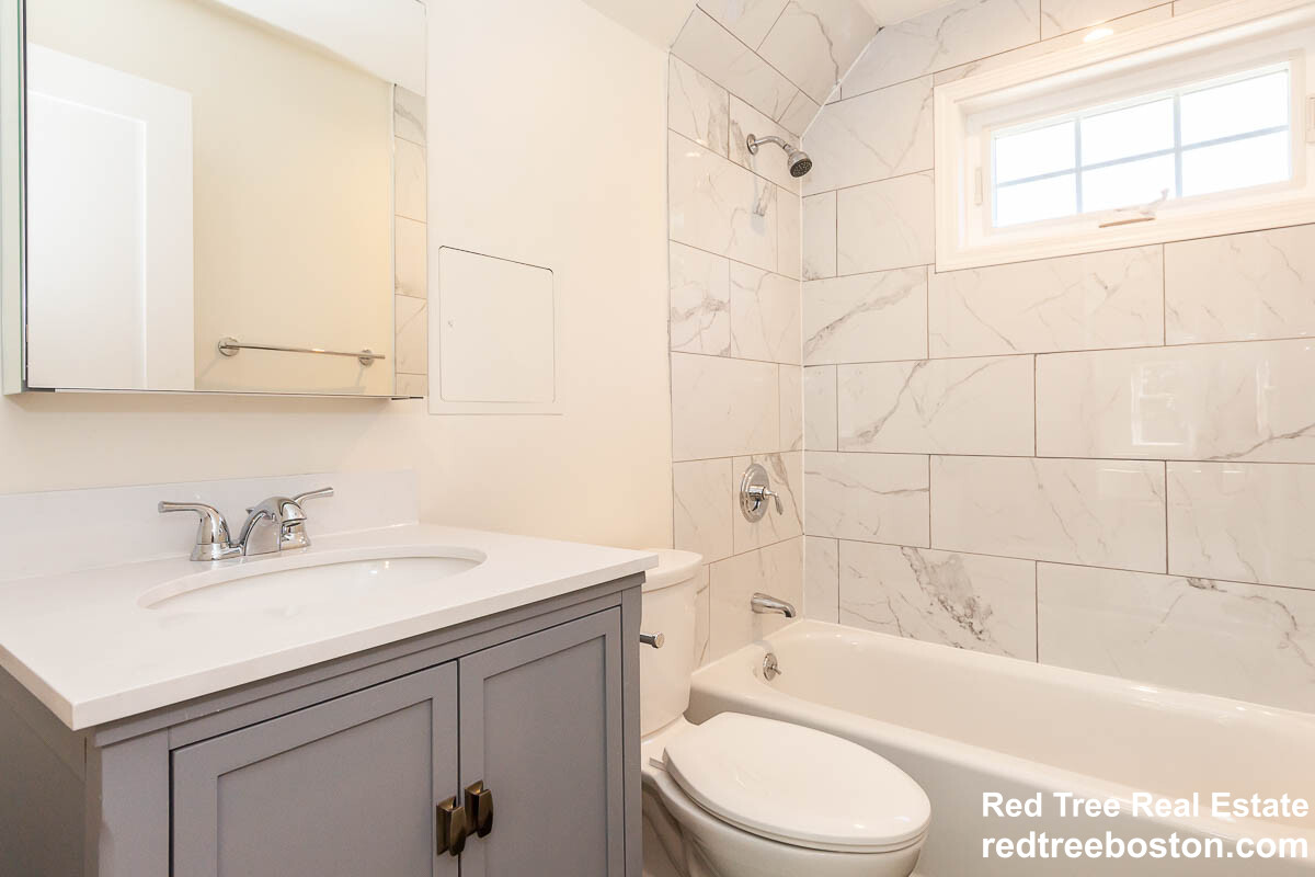 77 Rock Glen Rd, Medford