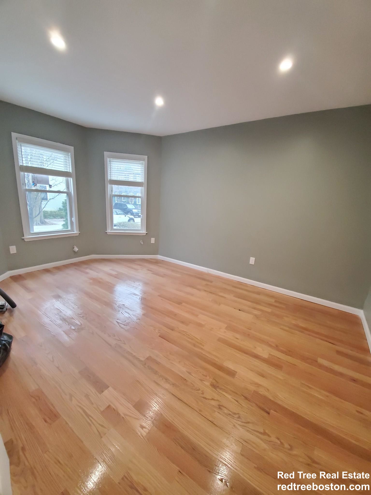 3 split bed, 2 bath apartment for rent at 294 Brookline St Unit Ma, Central Square — photo 17 of 23