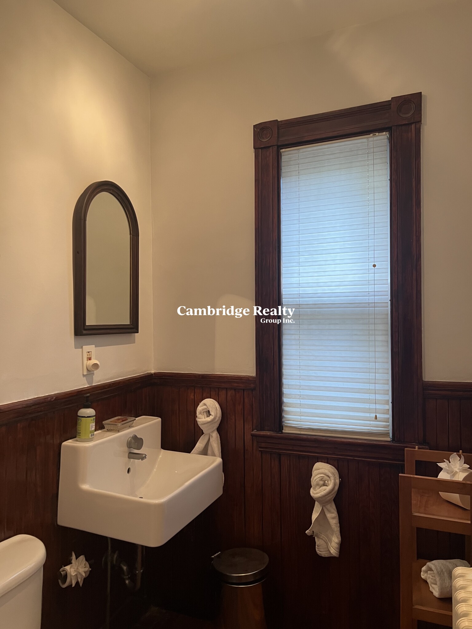 2.5 bed, 1.5 bath apartment for rent at 119 Antrim St Unit , Mid Cambridge — photo 17 of 27