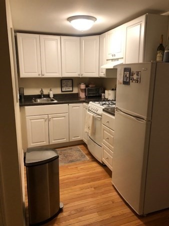 Studio bed, 1 bath apartment for rent at 170 Marlborough St Unit BF, Back Bay — photo 3 of 5
