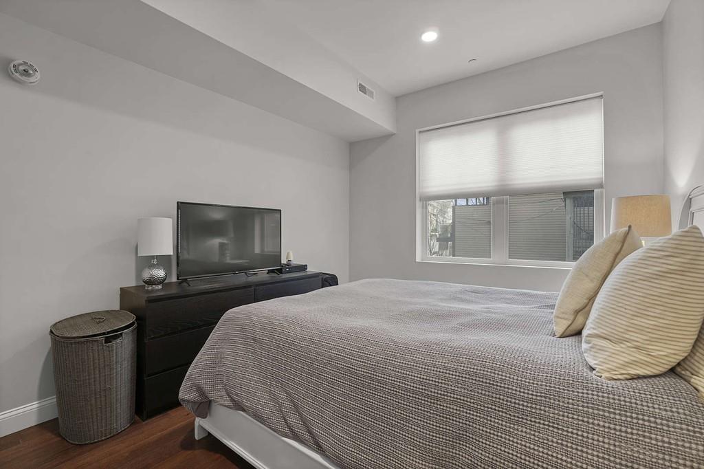 1 bed, 1 bath apartment for rent at 170 W Broadway Unit 206, South Boston — photo 4 of 9
