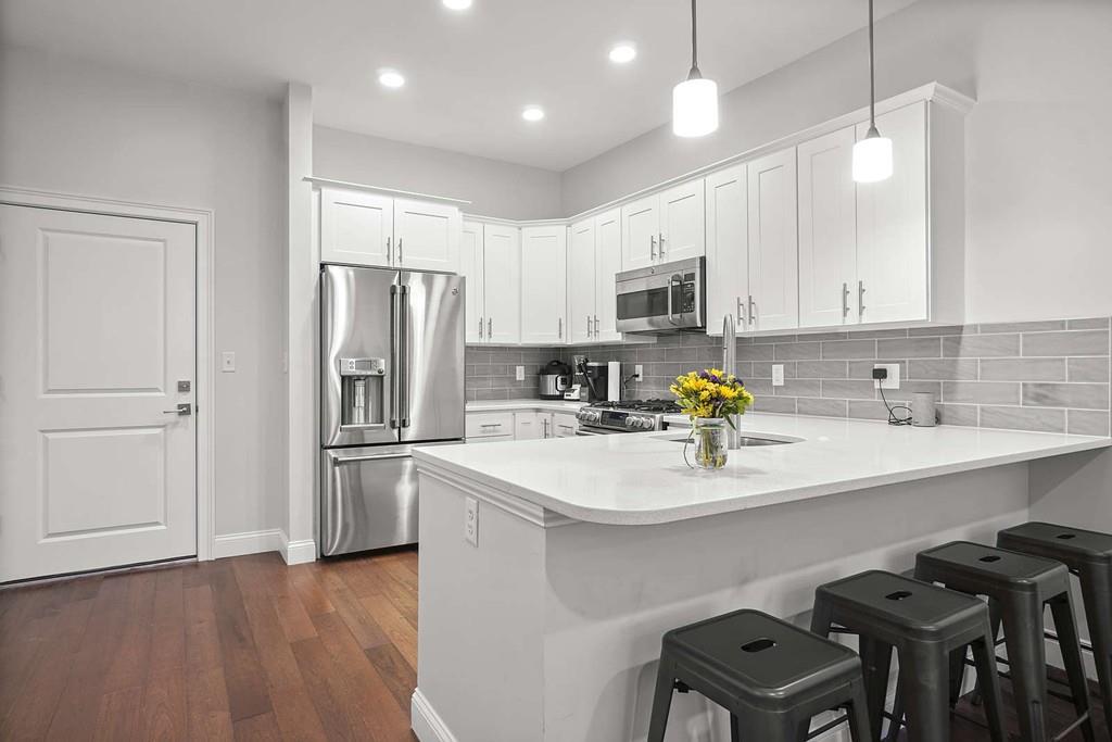 1 bed, 1 bath apartment for rent at 170 W Broadway Unit 206, South Boston — photo 7 of 9