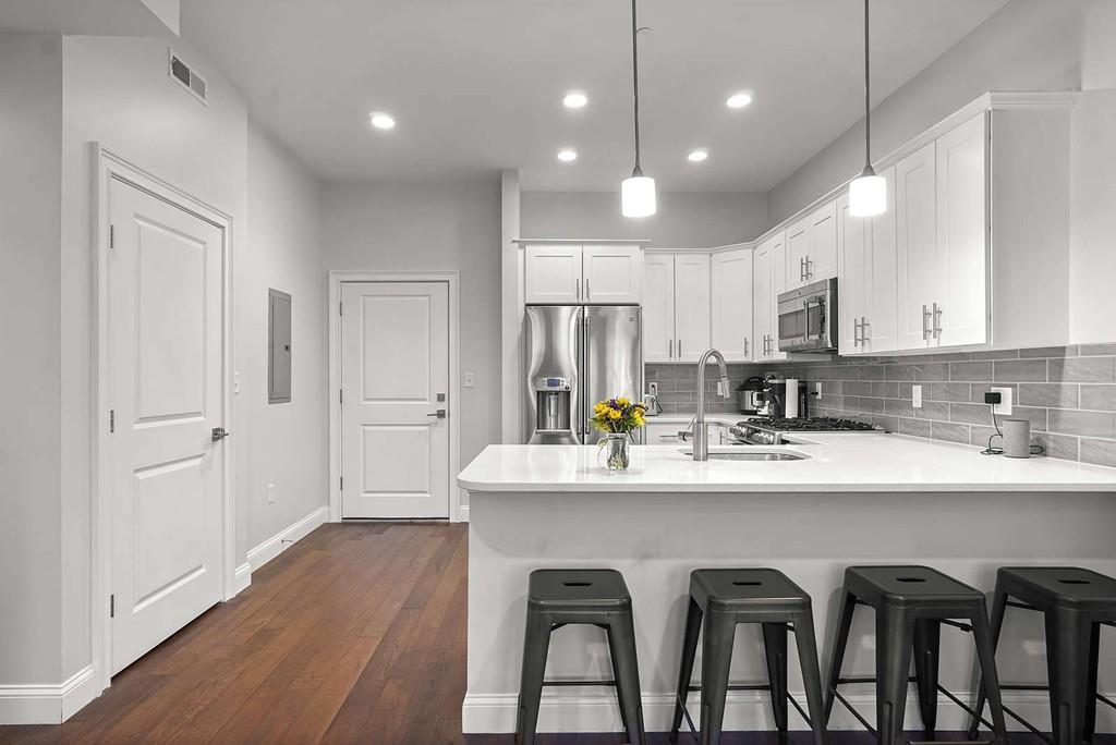 1 bed, 1 bath apartment for rent at 170 W Broadway Unit 206, South Boston — photo 8 of 9