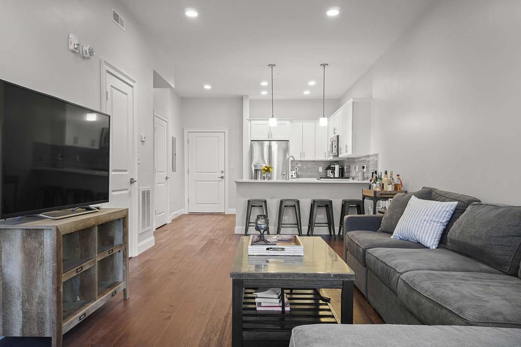 1 bed, 1 bath apartment for rent at 170 W Broadway Unit 206, South Boston
