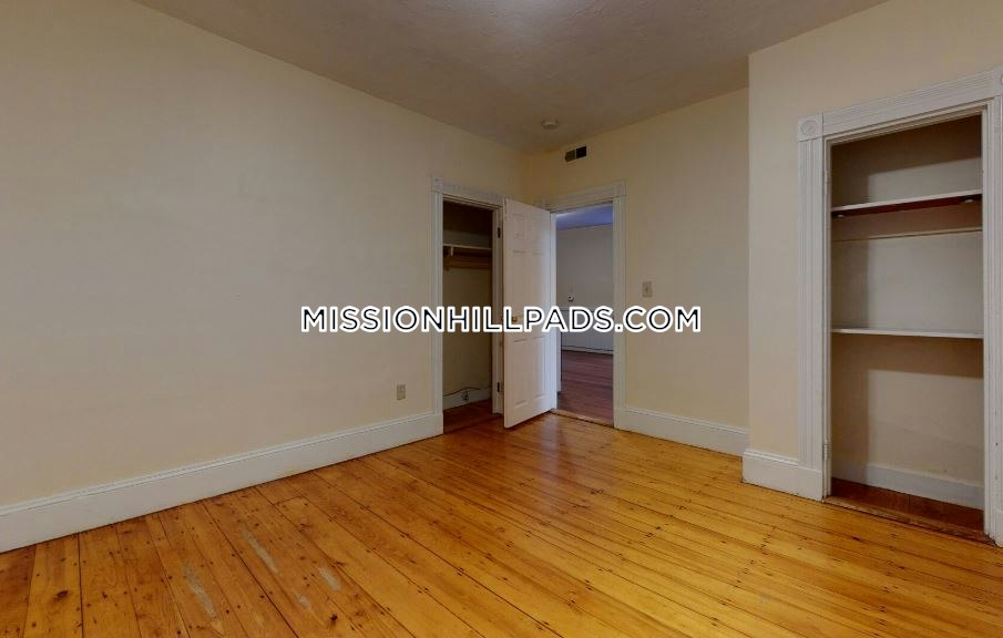 2 bed, 1 bath apartment for rent at 192 Hillside St Unit U1, Mission Hill — photo 4 of 8