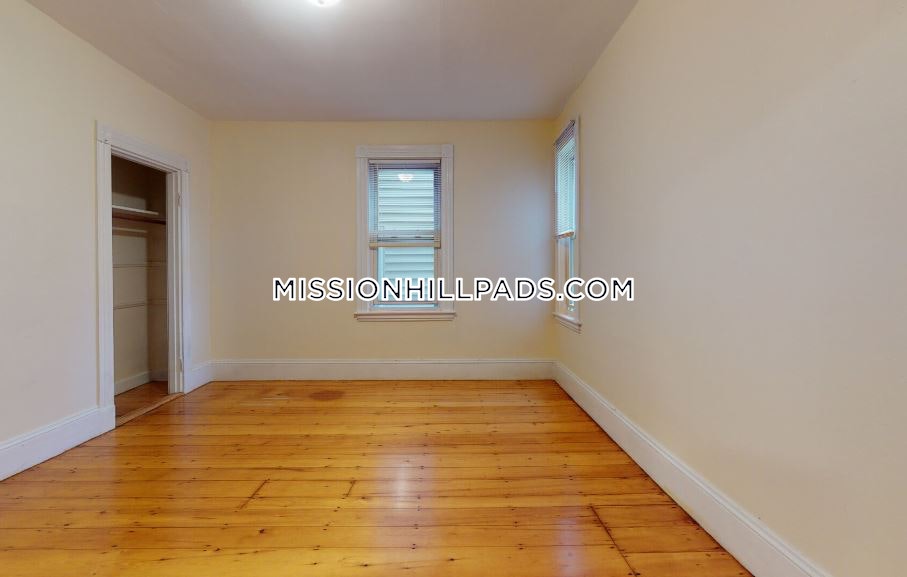 2 bed, 1 bath apartment for rent at 192 Hillside St Unit U1, Mission Hill — photo 6 of 8