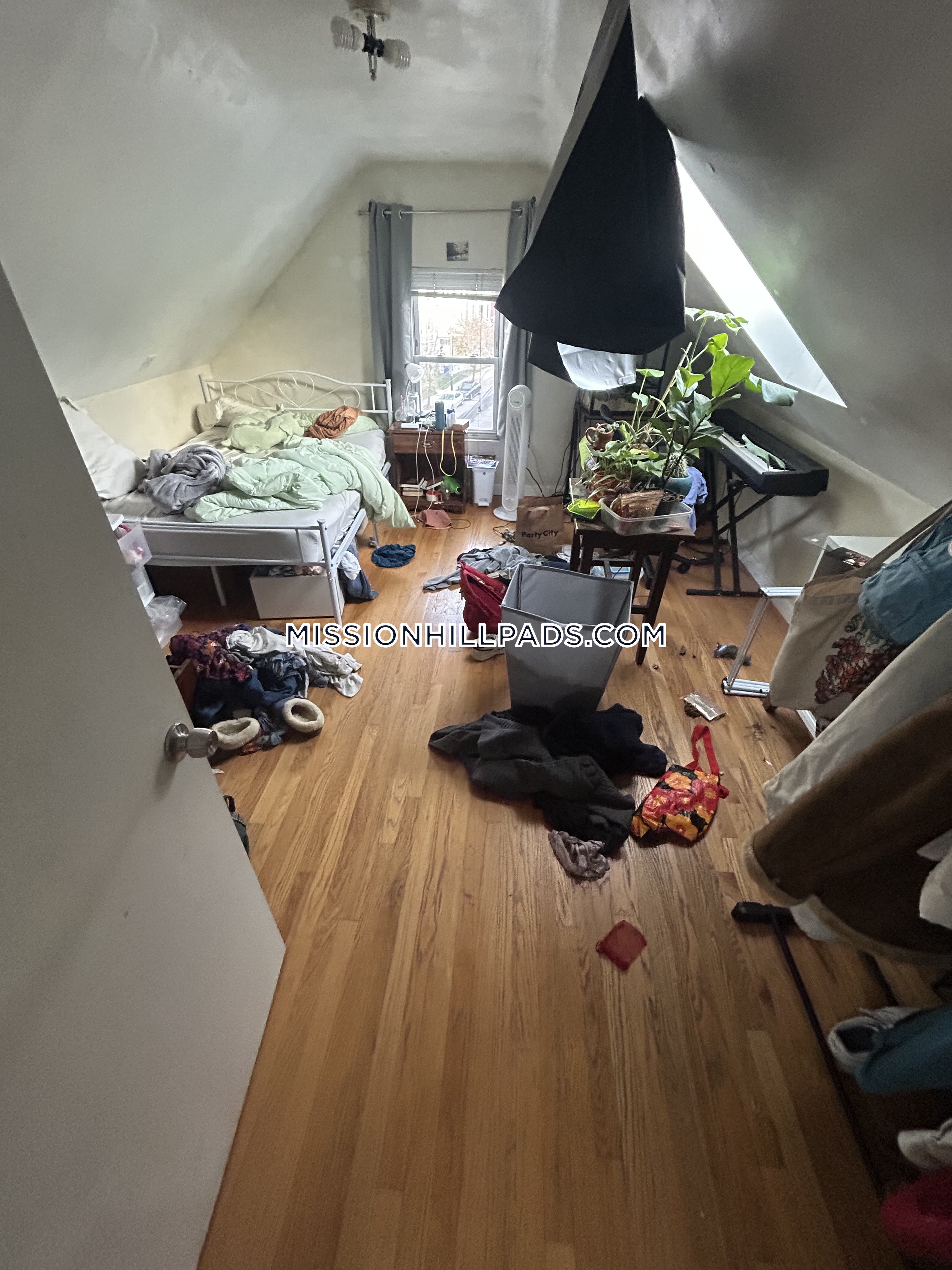 6 bed, 2.5 bath apartment for rent at 1 Sachem St Unit U3, Mission Hill — photo 36 of 45