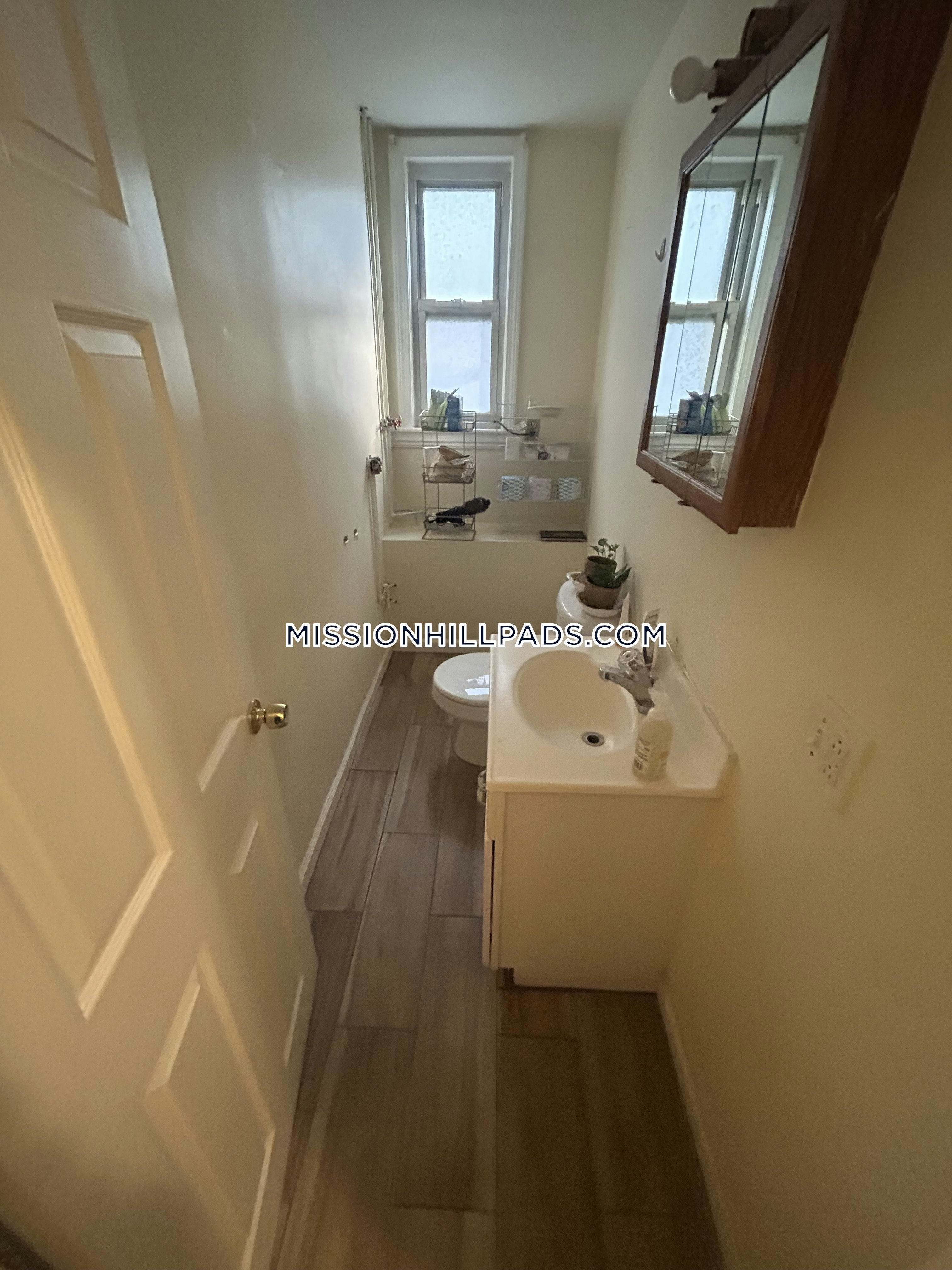 6 bed, 2.5 bath apartment for rent at 1 Sachem St Unit U3, Mission Hill — photo 38 of 45