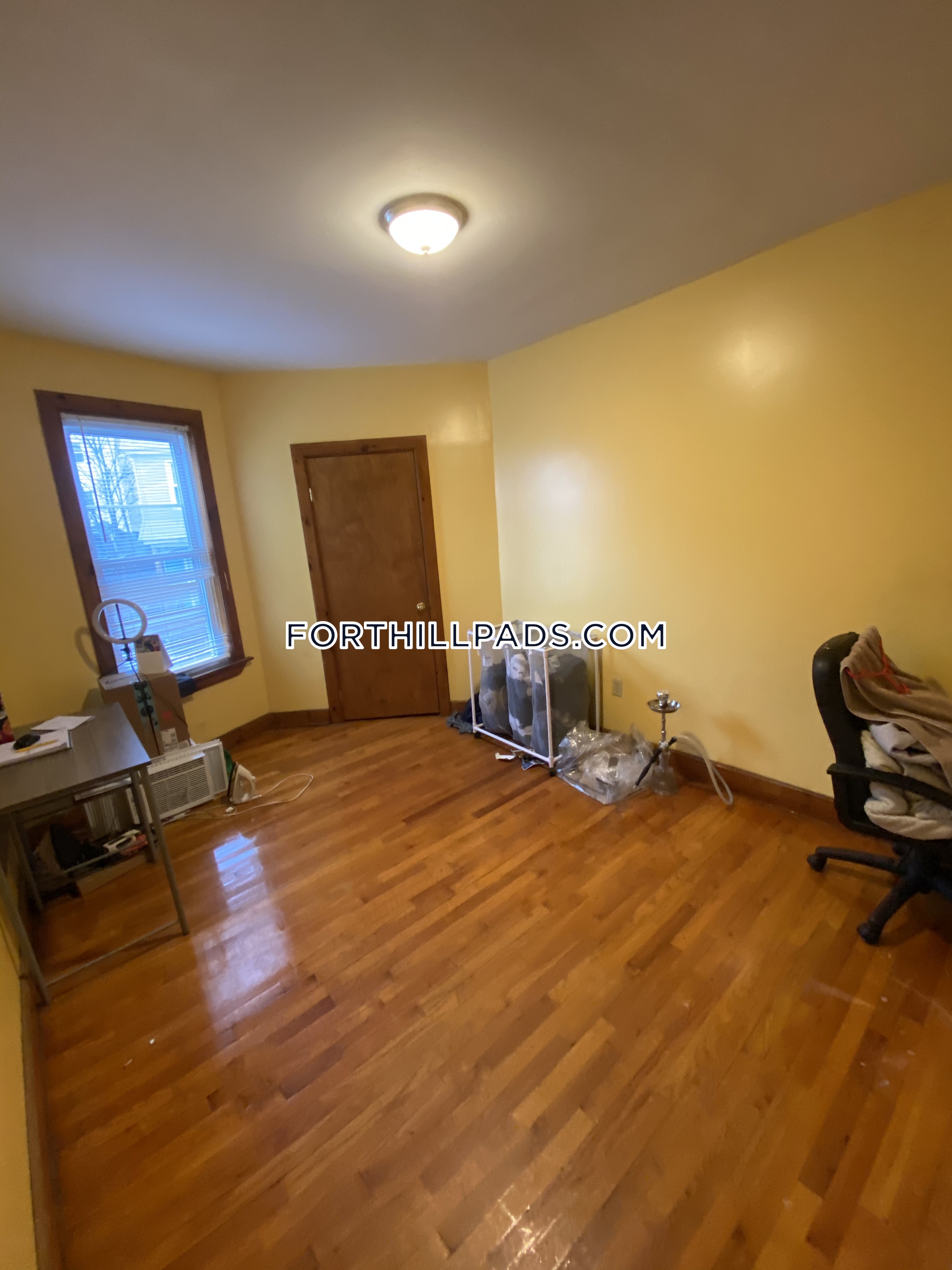 4 bed, 2 bath apartment for rent at 251 Highland St Unit 2, Roxbury — photo 8 of 28