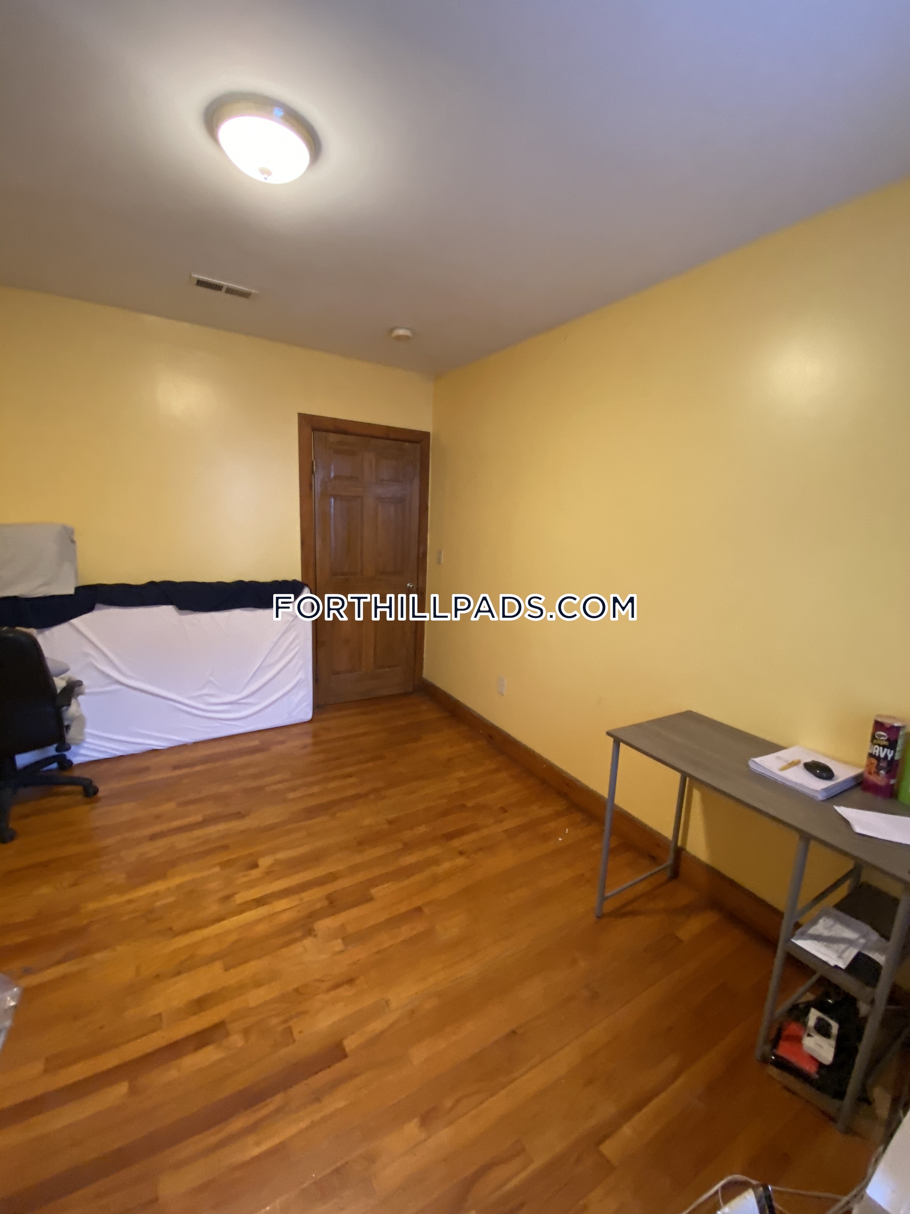 4 bed, 2 bath apartment for rent at 251 Highland St Unit 2, Roxbury — photo 12 of 28