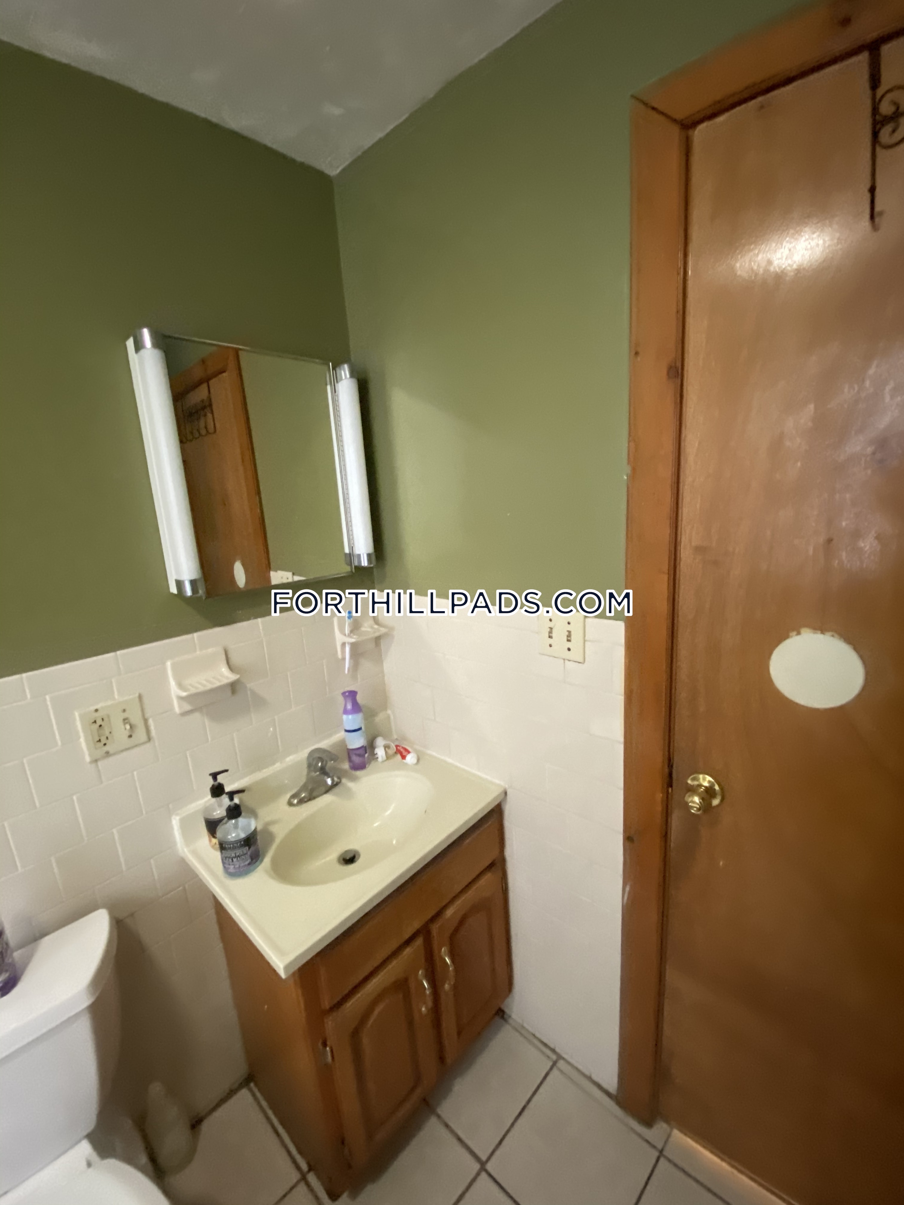 4 bed, 2 bath apartment for rent at 251 Highland St Unit 2, Roxbury — photo 20 of 28