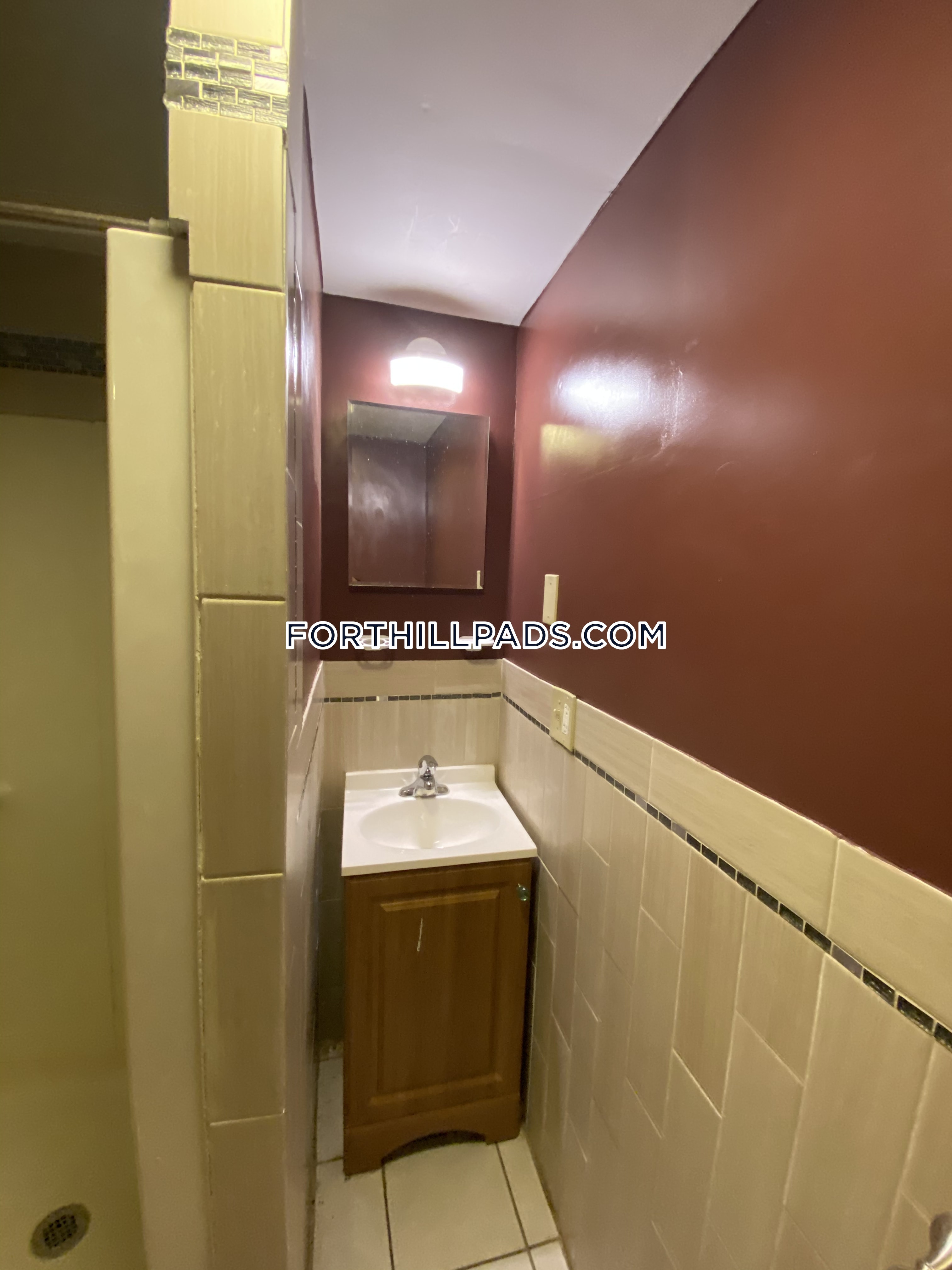 4 bed, 2 bath apartment for rent at 251 Highland St Unit 2, Roxbury — photo 22 of 28