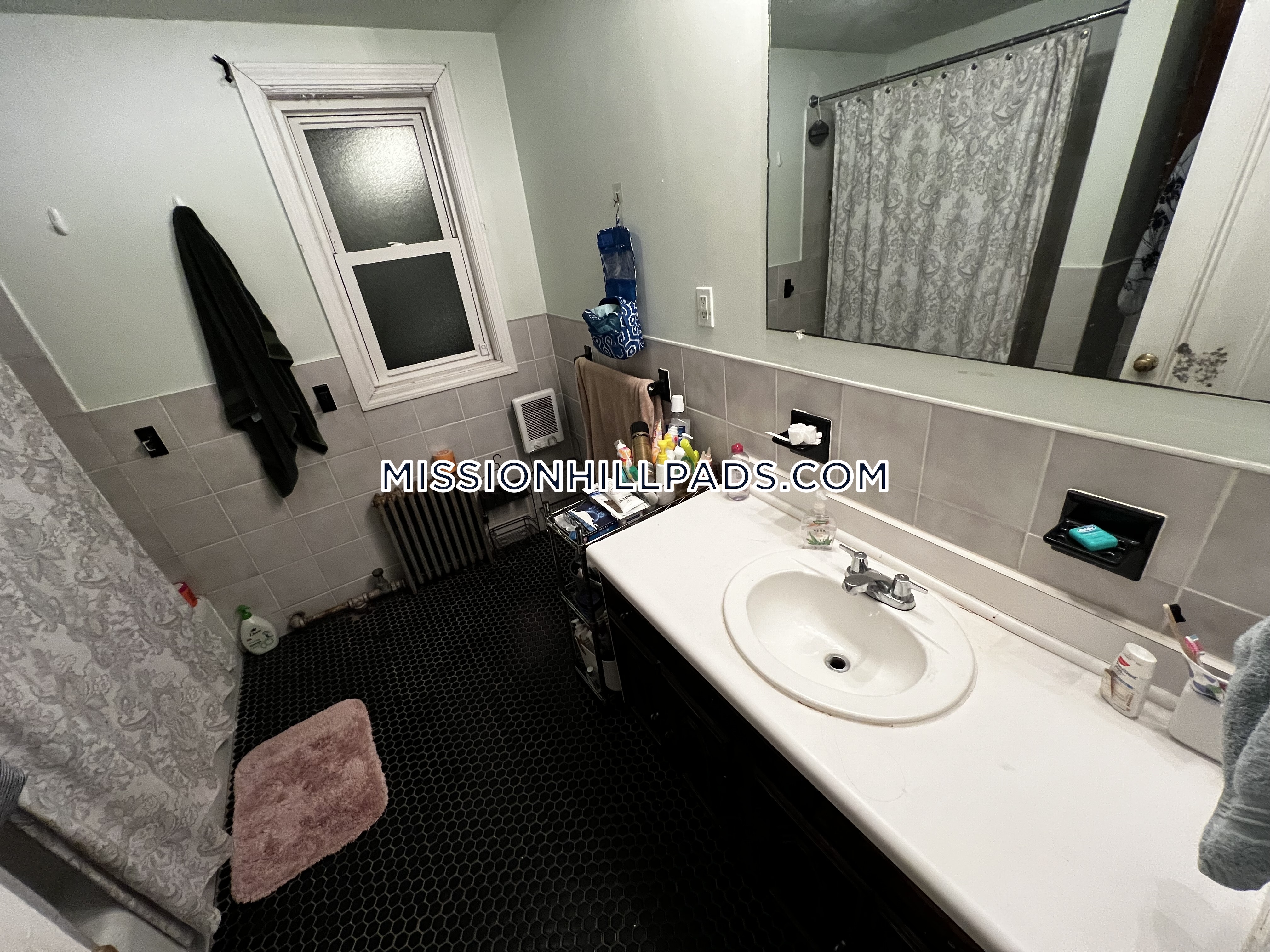 4 bed, 1 bath apartment for rent at 40 Hillside St Unit 2, Mission Hill — photo 24 of 25