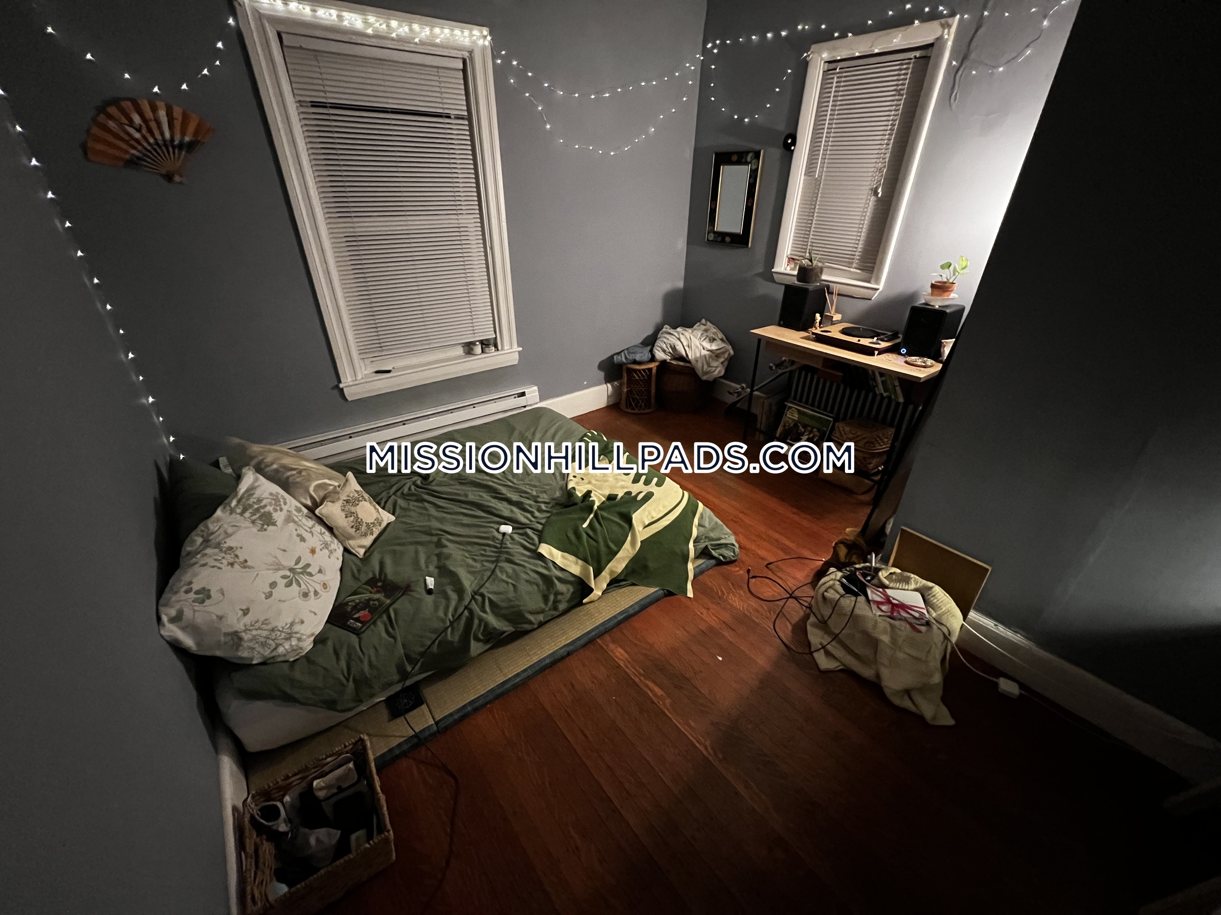 4 bed, 1 bath apartment for rent at 40 Hillside St Unit 2, Mission Hill — photo 7 of 25