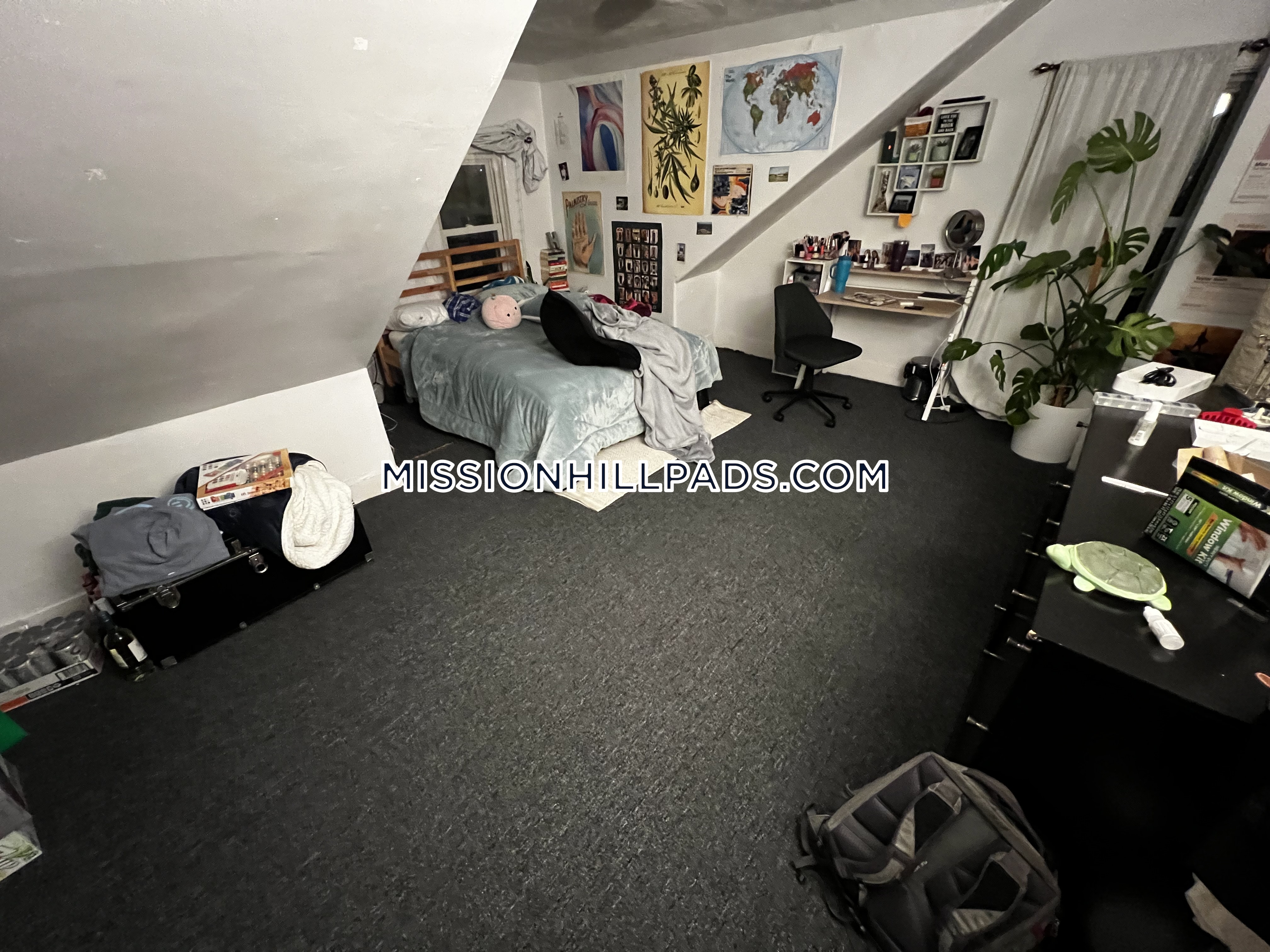 4 bed, 1 bath apartment for rent at 40 Hillside St Unit 2, Mission Hill — photo 13 of 25