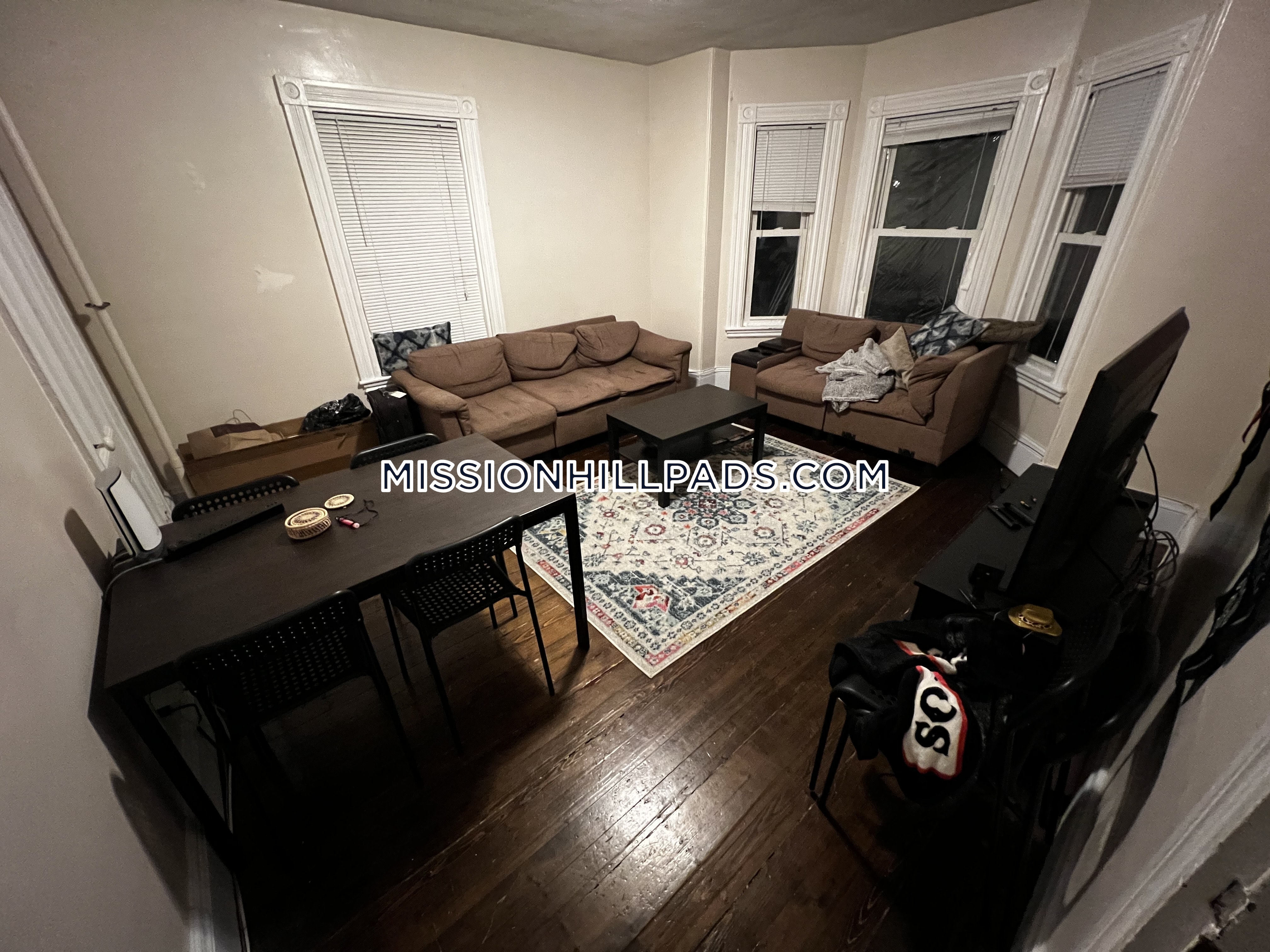 4 bed, 1 bath apartment for rent at 42 Hillside St Unit 2, Mission Hill — photo 2 of 16