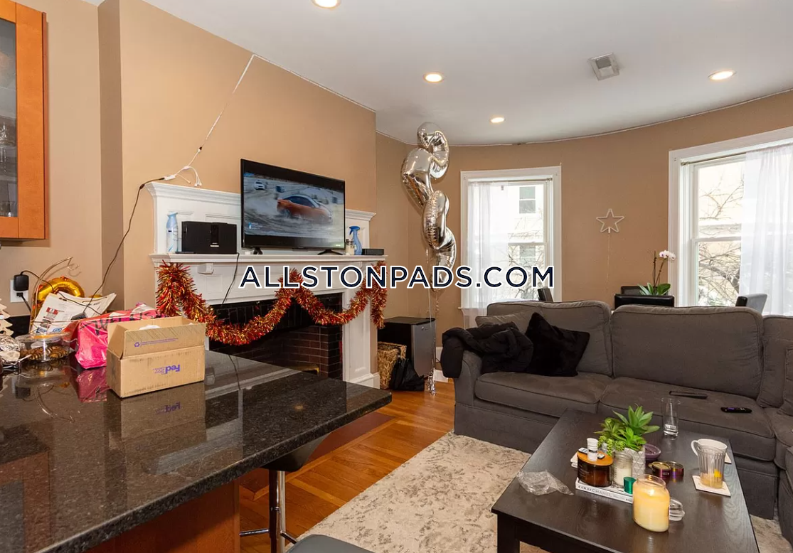 4 bed, 2 bath apartment for rent at 8 Saint Lukes Rd Unit 1, Allston — photo 3 of 9
