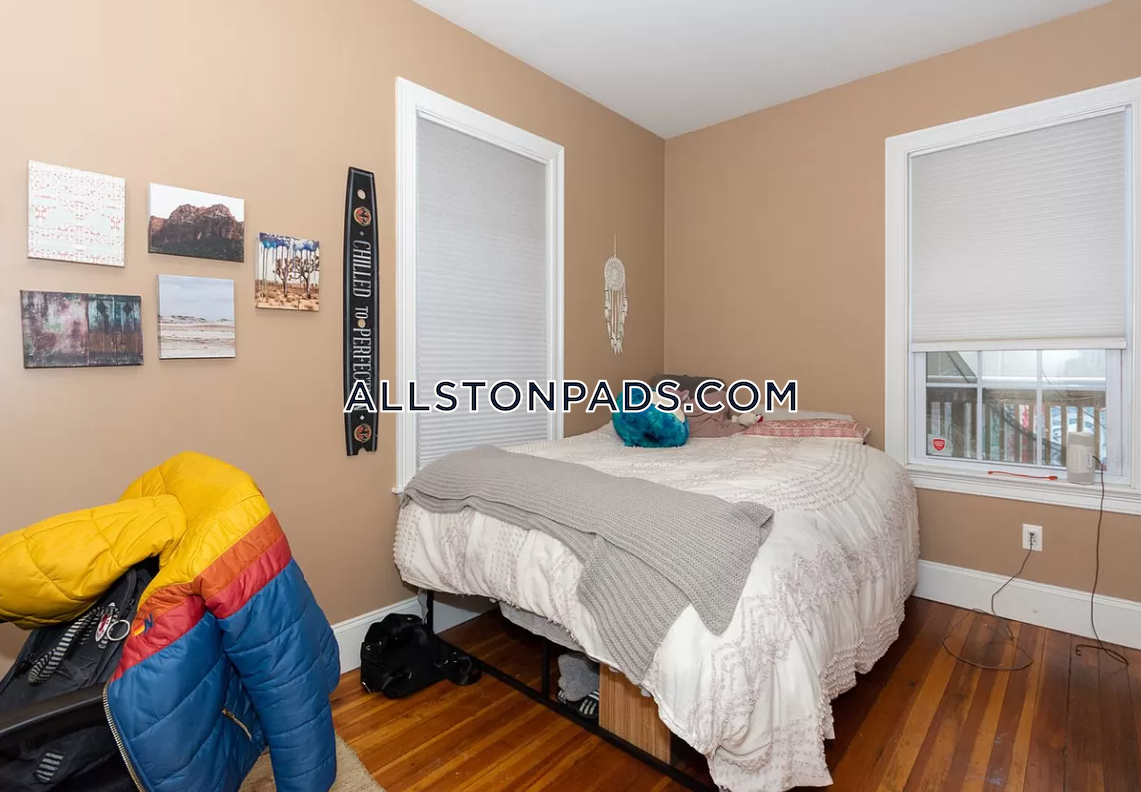 4 bed, 2 bath apartment for rent at 8 Saint Lukes Rd Unit 1, Allston — photo 5 of 9