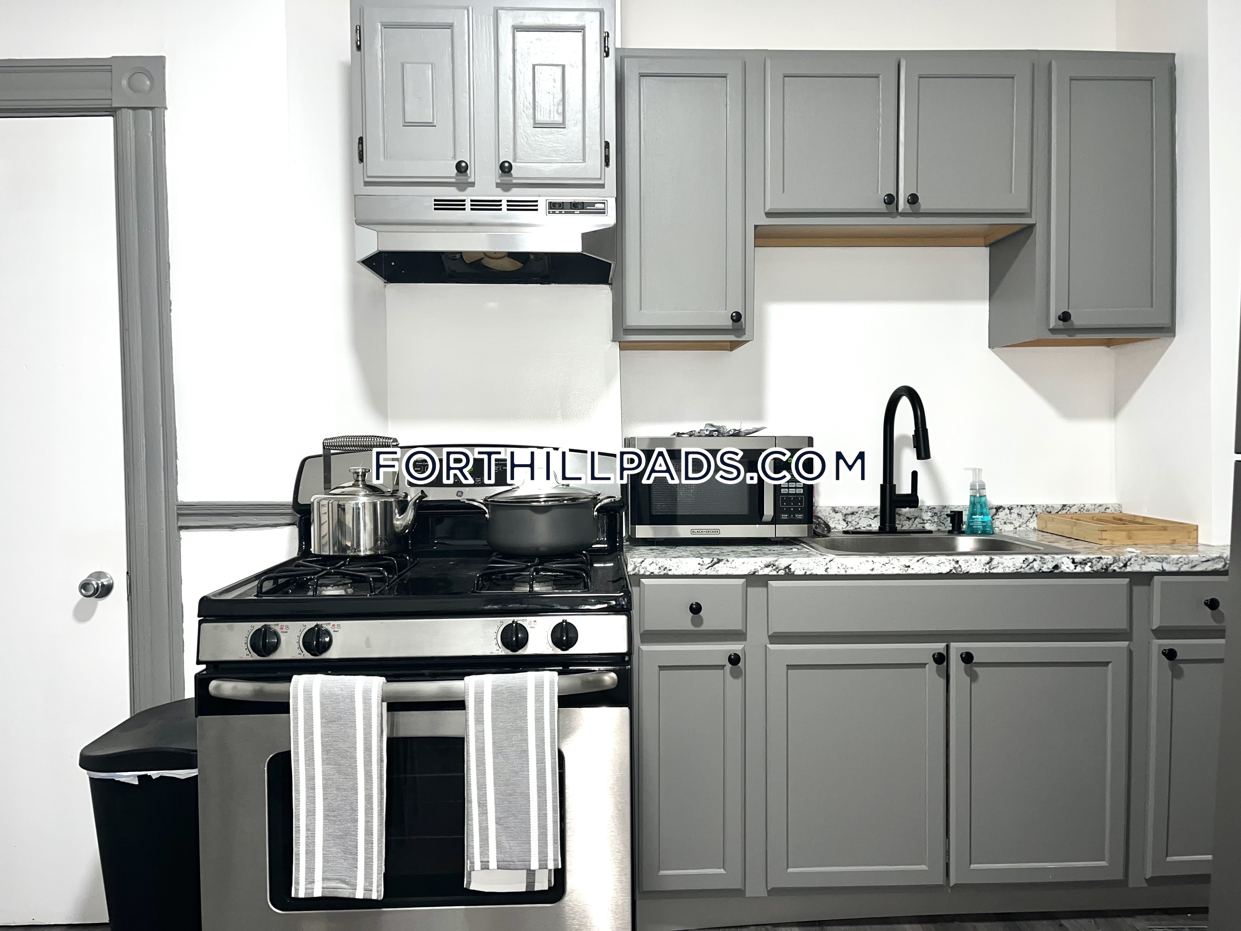 3 bed, 1 bath apartment for rent at 200 Highland St Unit 1, Mission Hill — photo 1 of 11