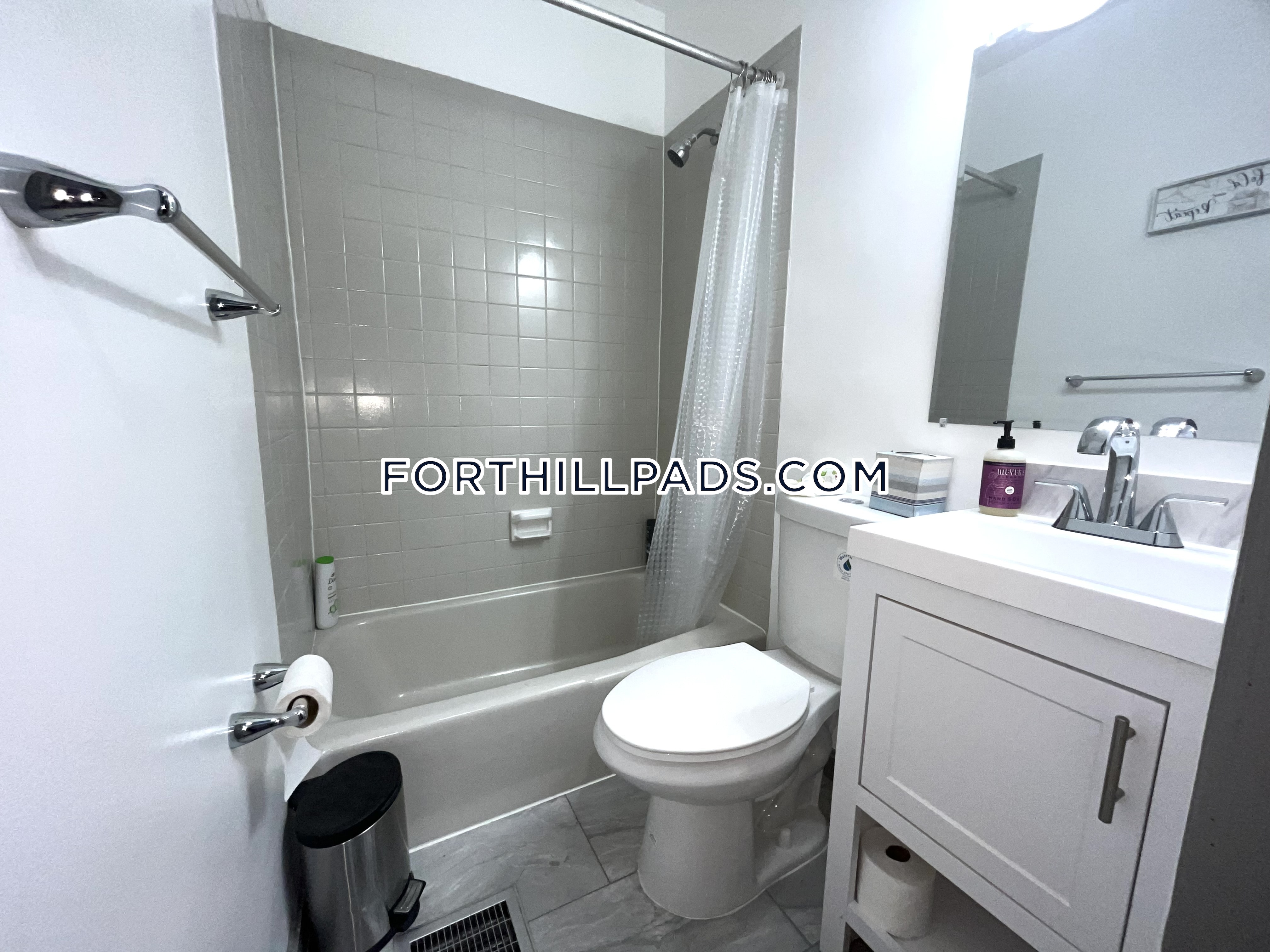 3 bed, 1 bath apartment for rent at 200 Highland St Unit 1, Mission Hill — photo 8 of 11