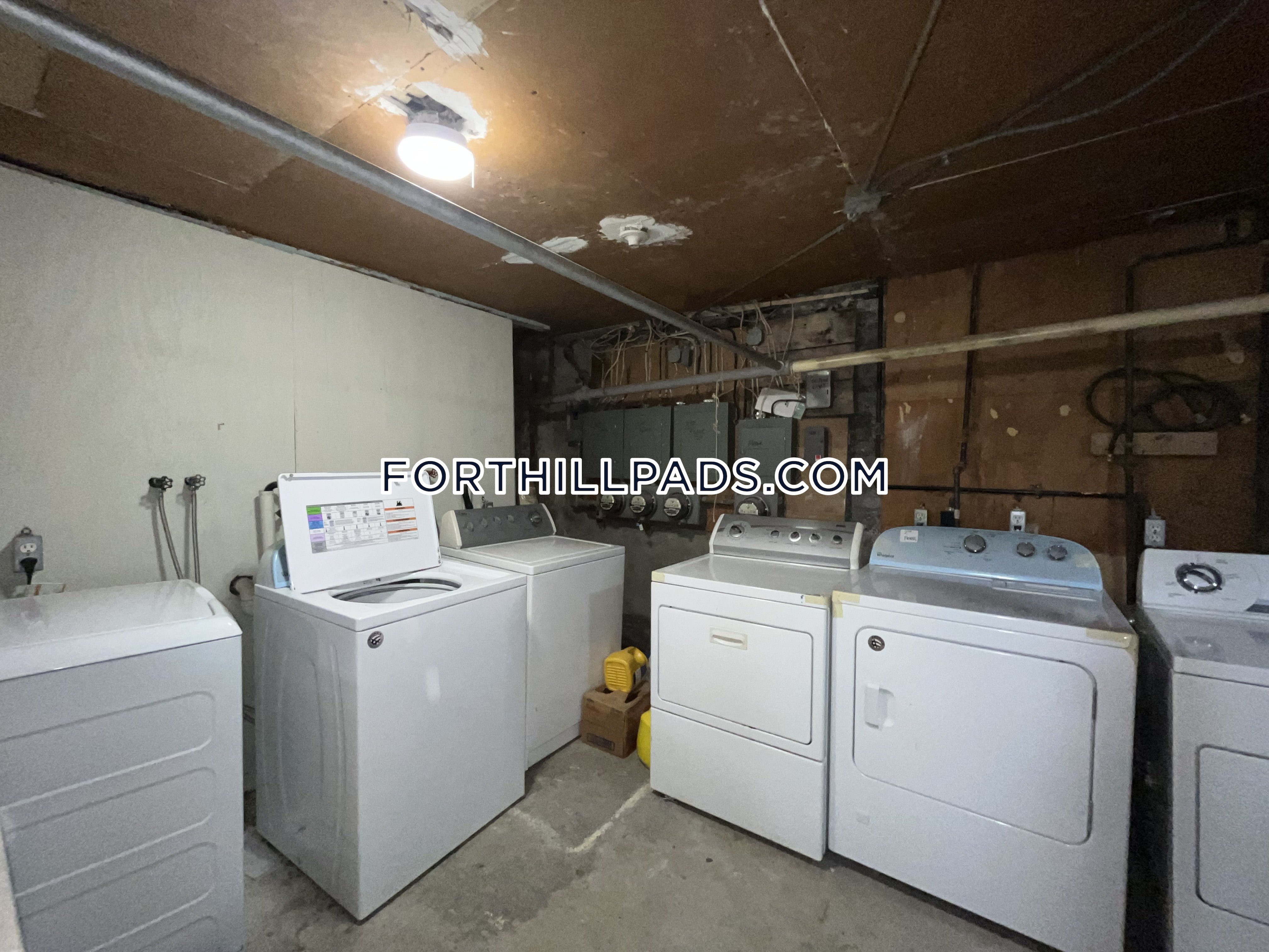 3 bed, 1 bath apartment for rent at 200 Highland St Unit 1, Mission Hill — photo 10 of 11
