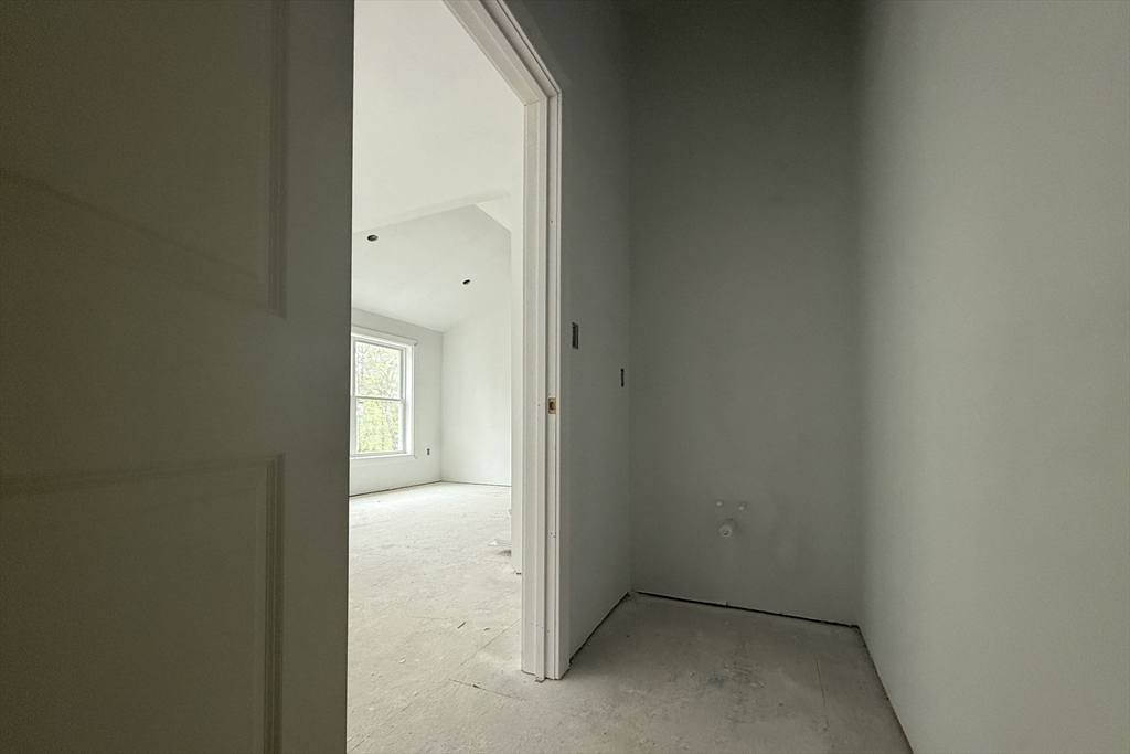 251 Sladen St, Dracut