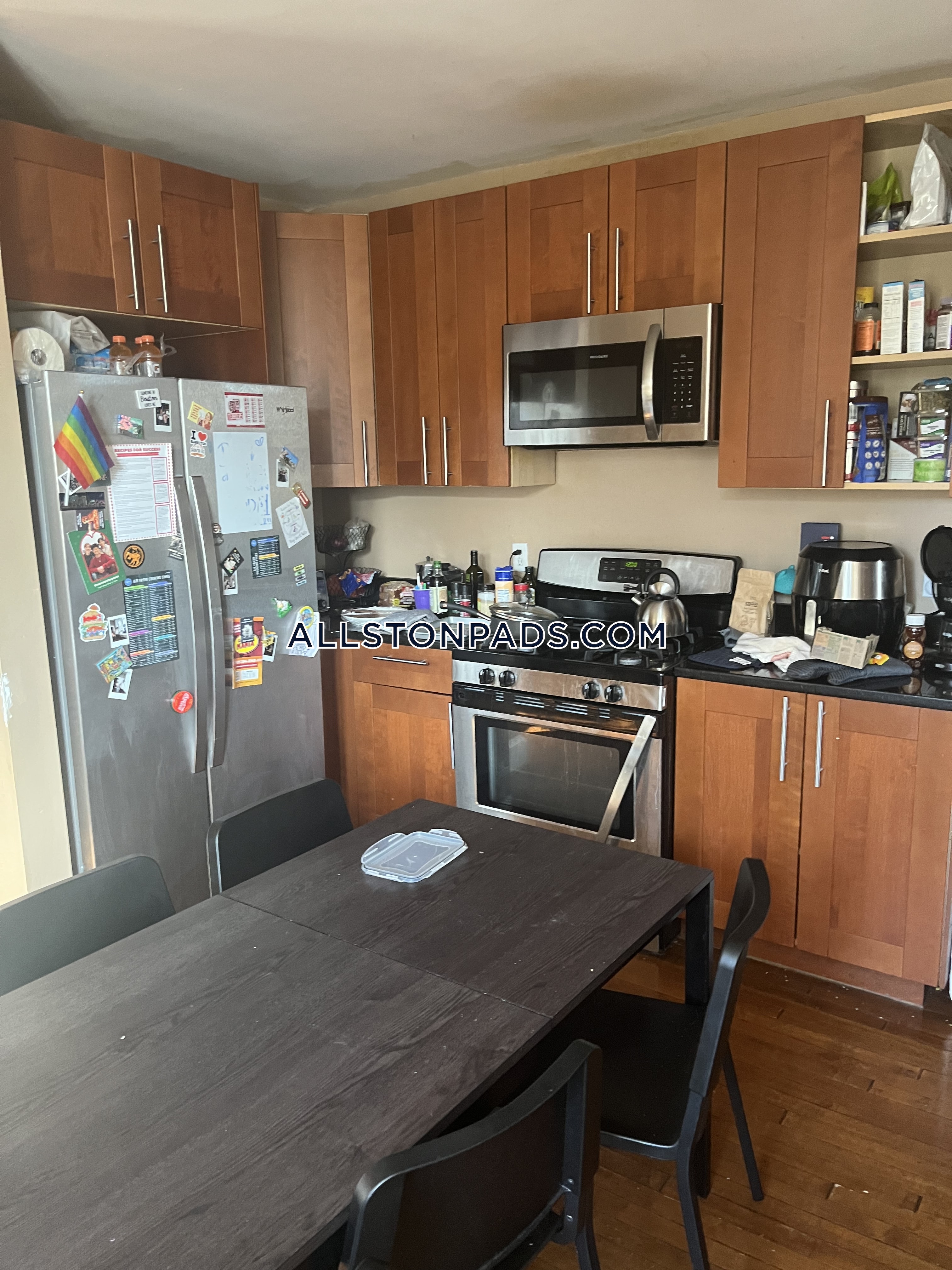 5 bed, 2 bath apartment for rent at 6 Glenville Ave Unit 5, Allston — photo 1 of 12