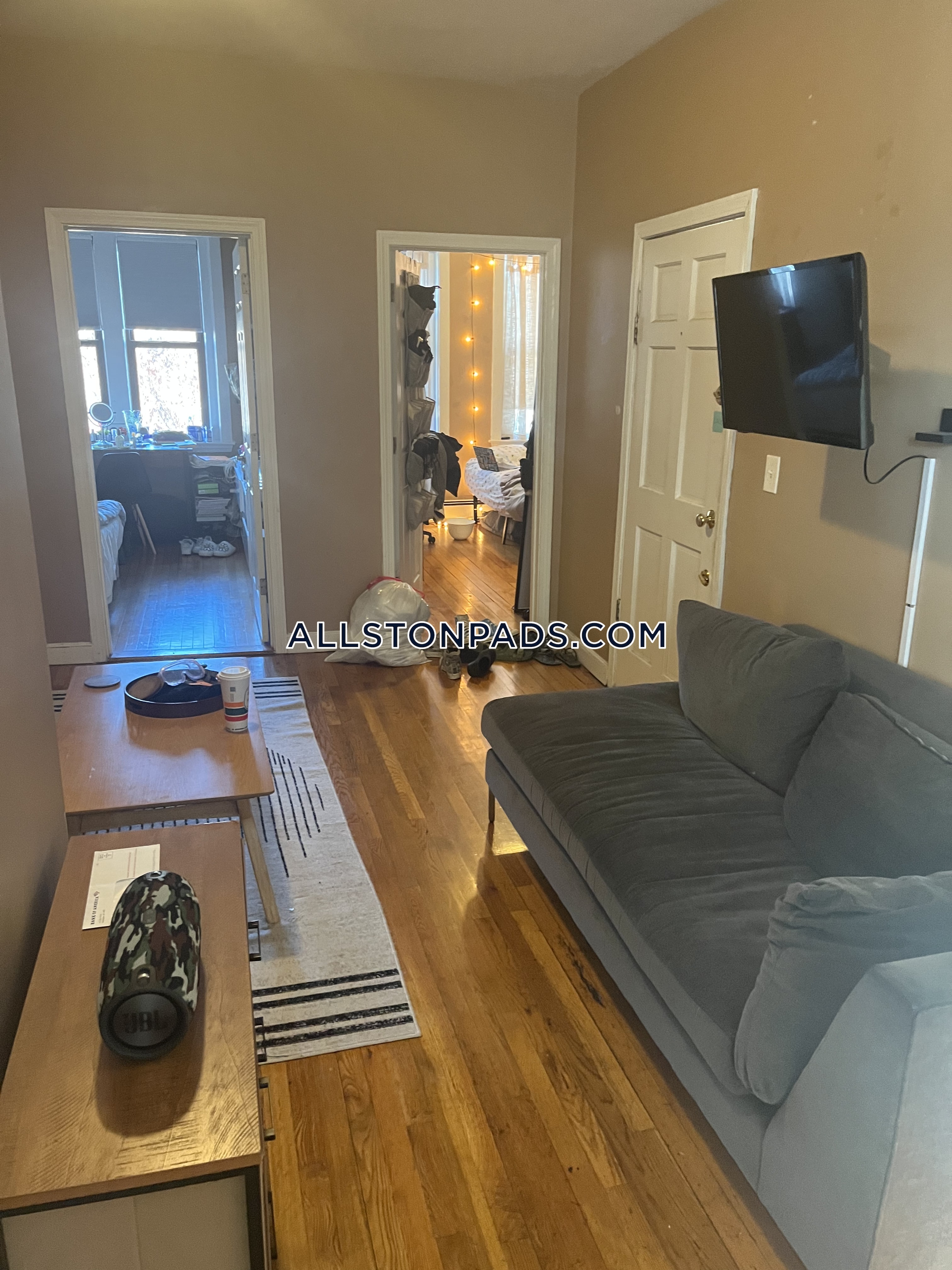 5 bed, 2 bath apartment for rent at 6 Glenville Ave Unit 5, Allston — photo 5 of 12