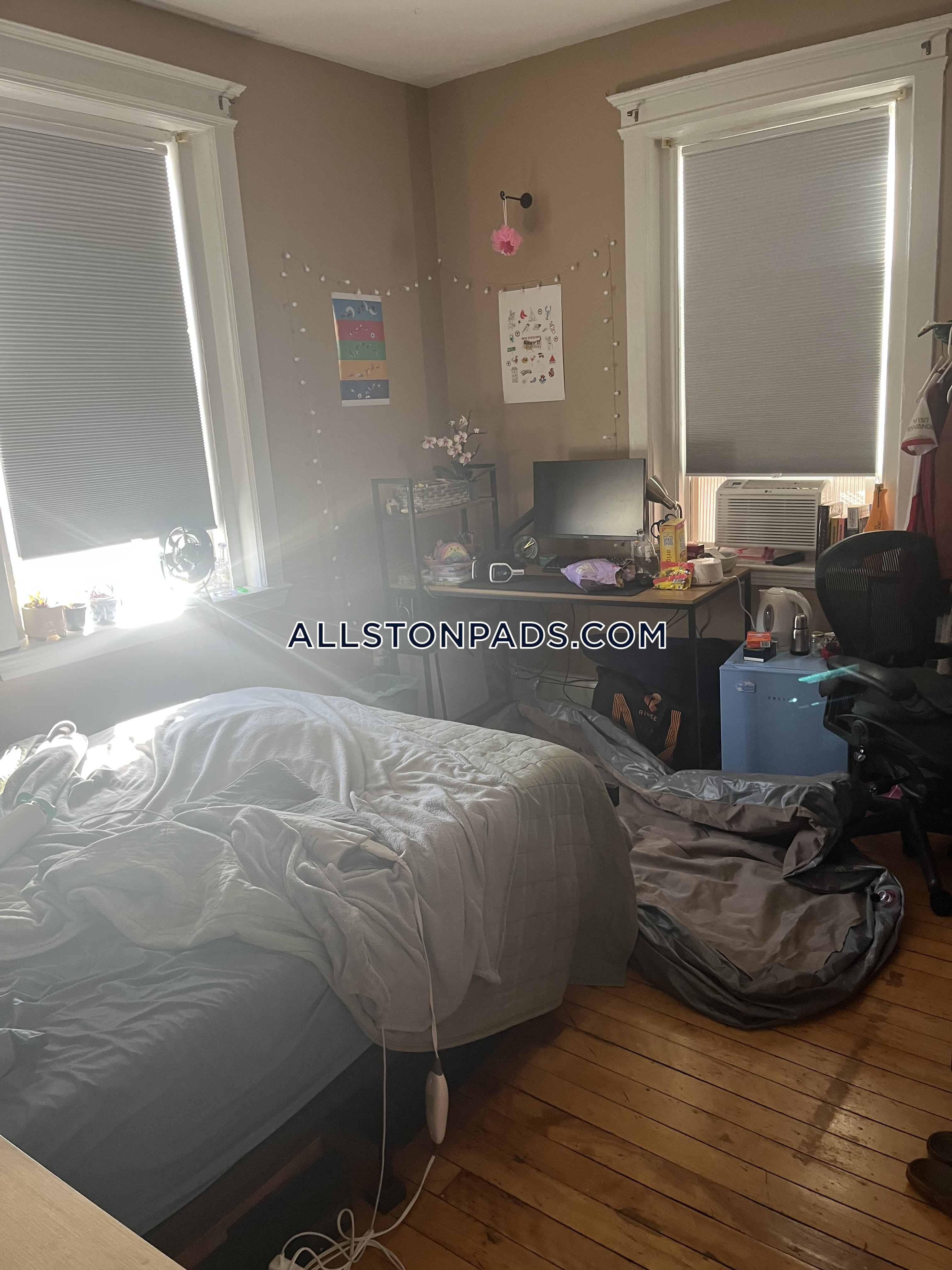 5 bed, 2 bath apartment for rent at 6 Glenville Ave Unit 5, Allston — photo 6 of 12