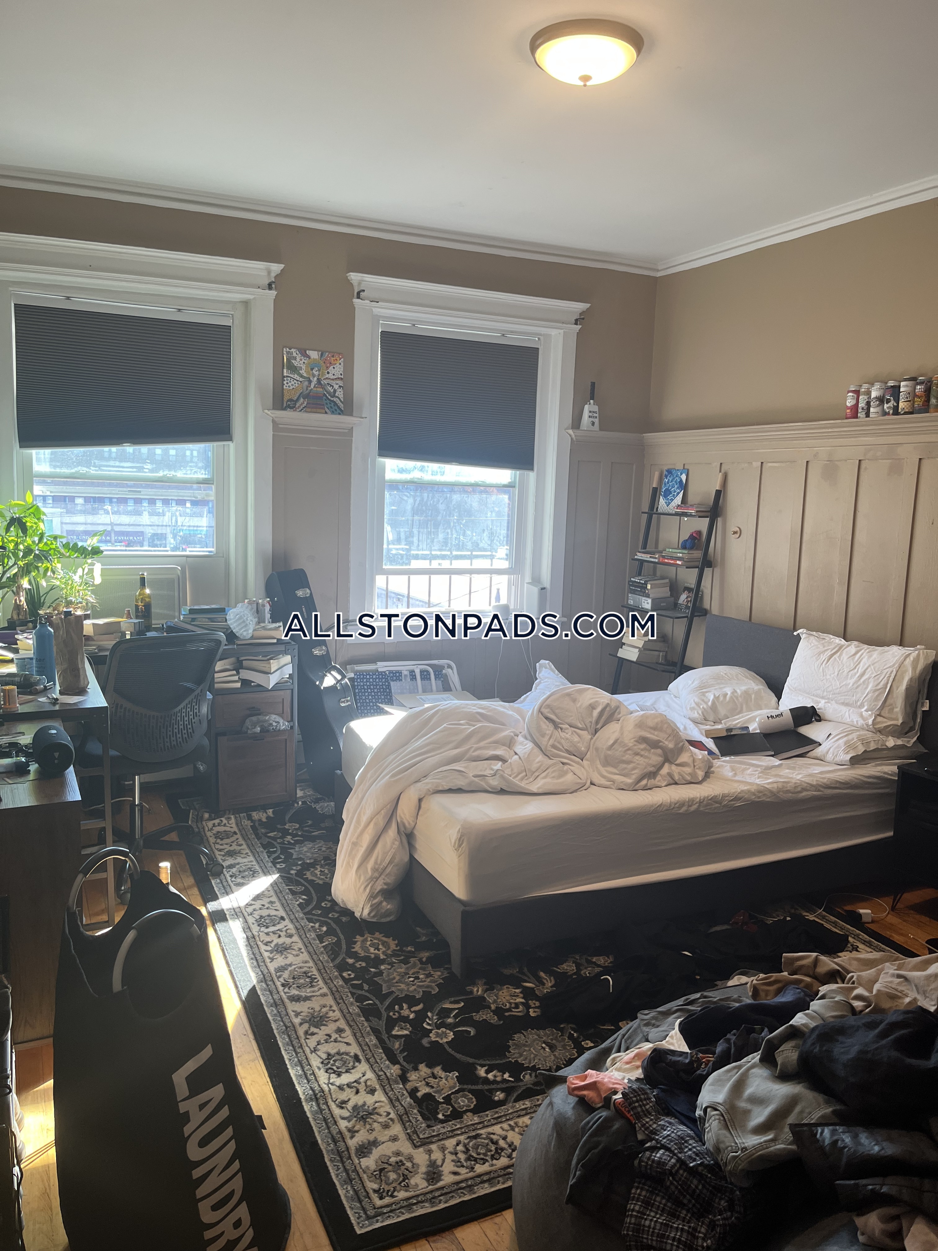 5 bed, 2 bath apartment for rent at 6 Glenville Ave Unit 5, Allston — photo 7 of 12