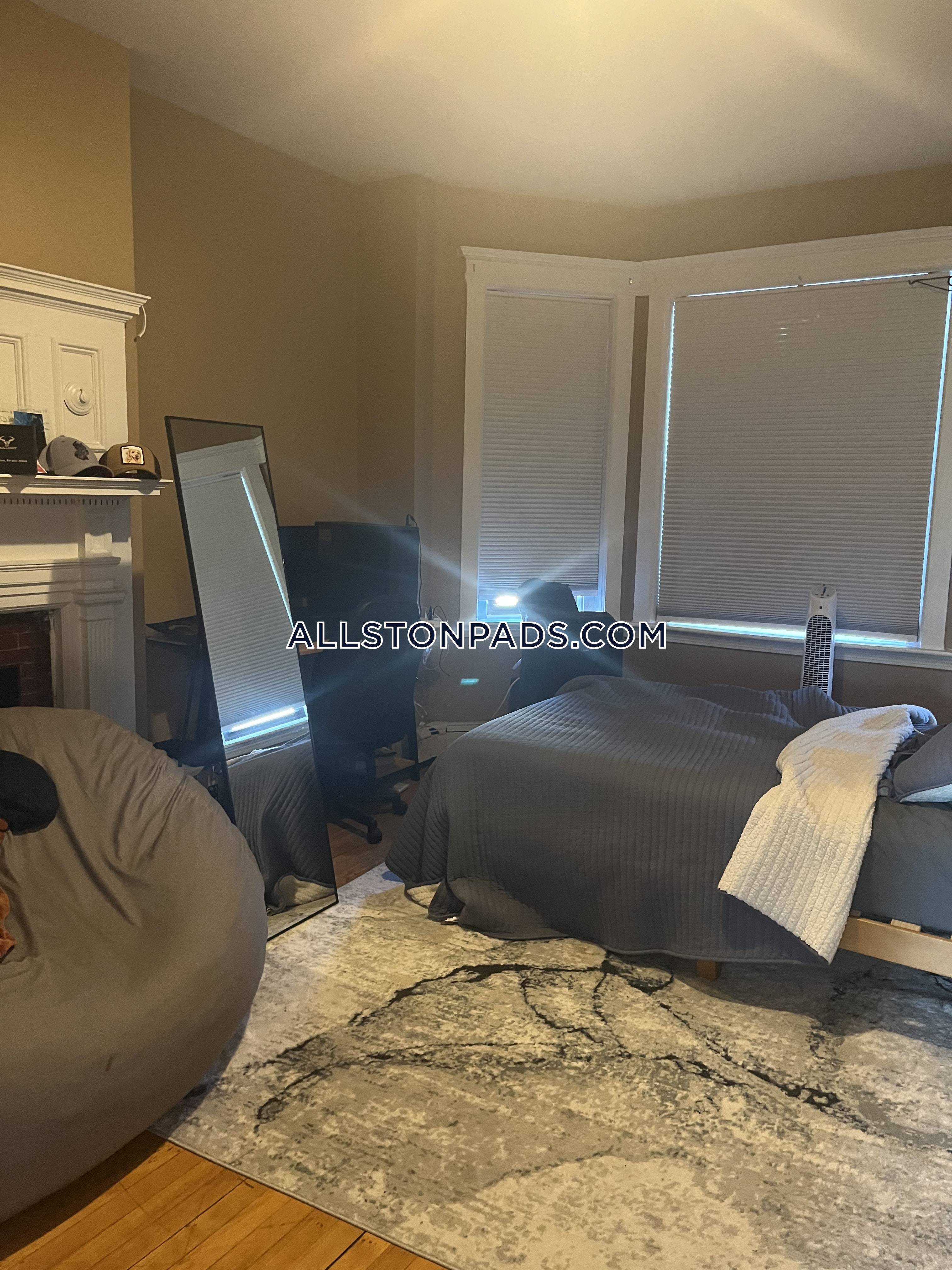 5 bed, 2 bath apartment for rent at 6 Glenville Ave Unit 5, Allston — photo 8 of 12