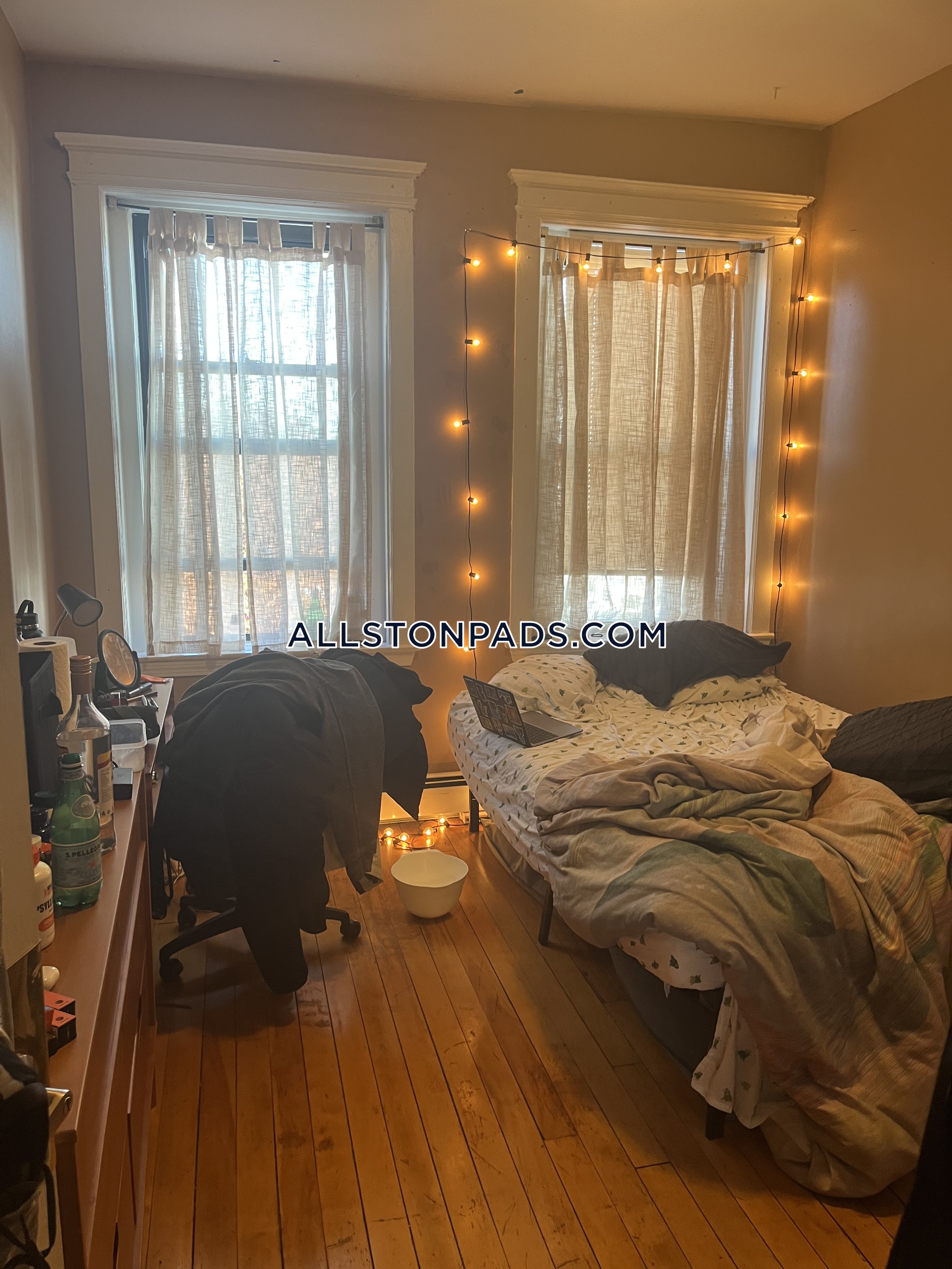 5 bed, 2 bath apartment for rent at 6 Glenville Ave Unit 5, Allston — photo 9 of 12
