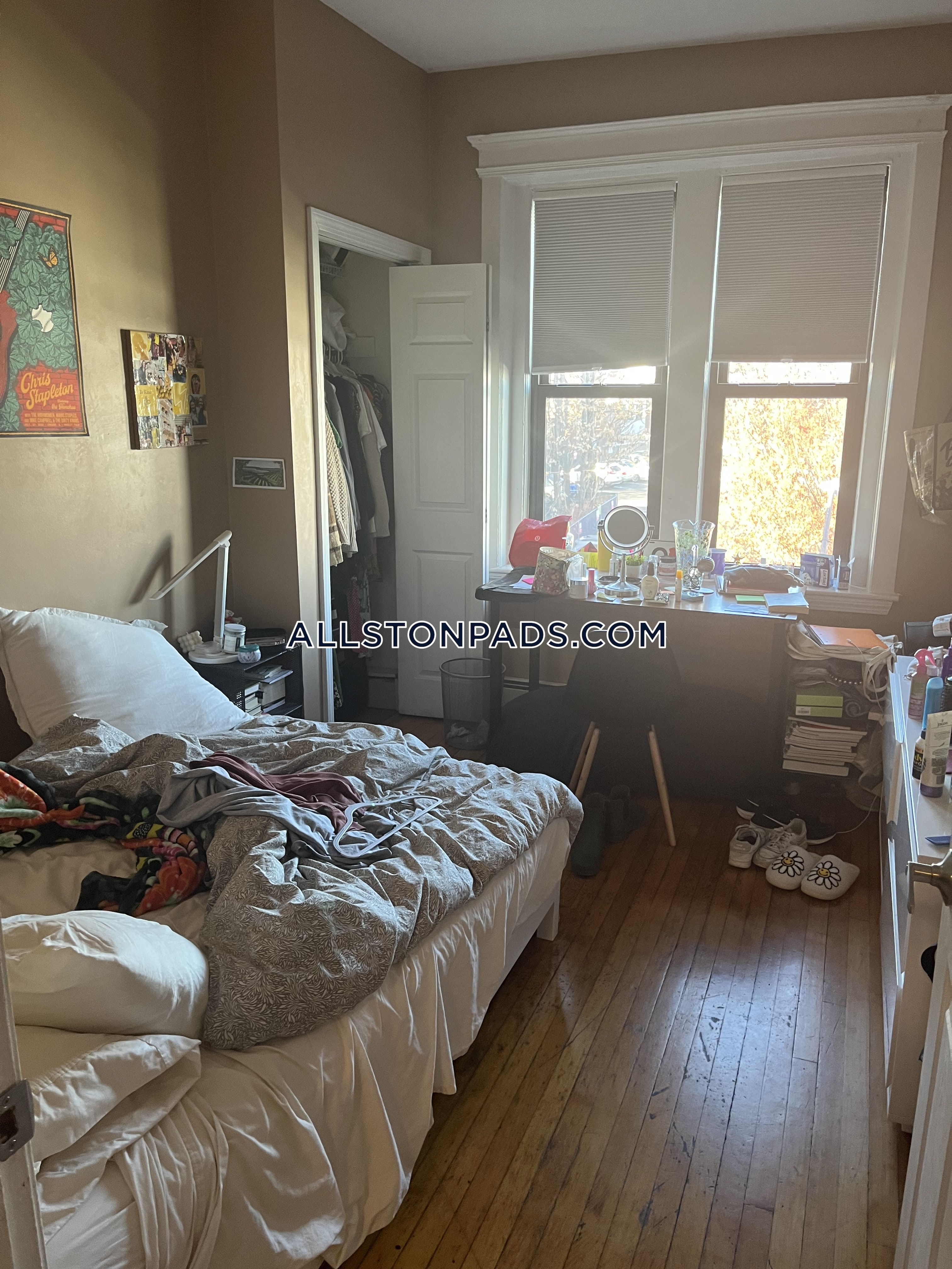 5 bed, 2 bath apartment for rent at 6 Glenville Ave Unit 5, Allston — photo 10 of 12