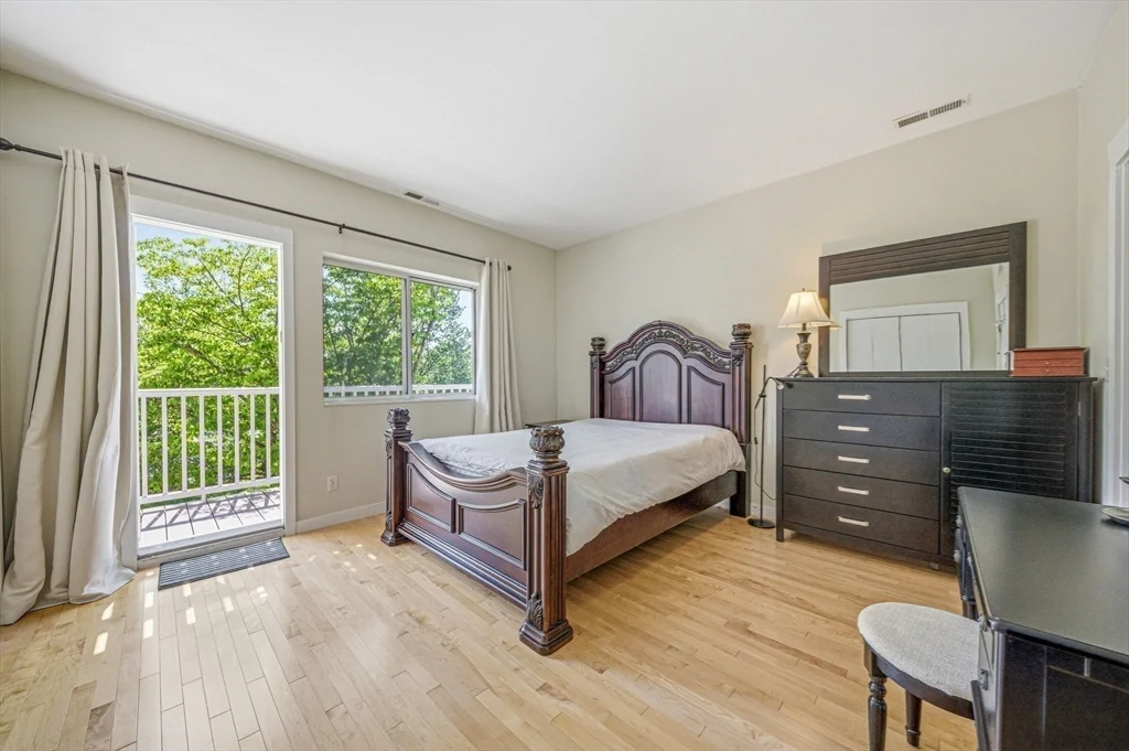 20 Ship Ave, Glenwood