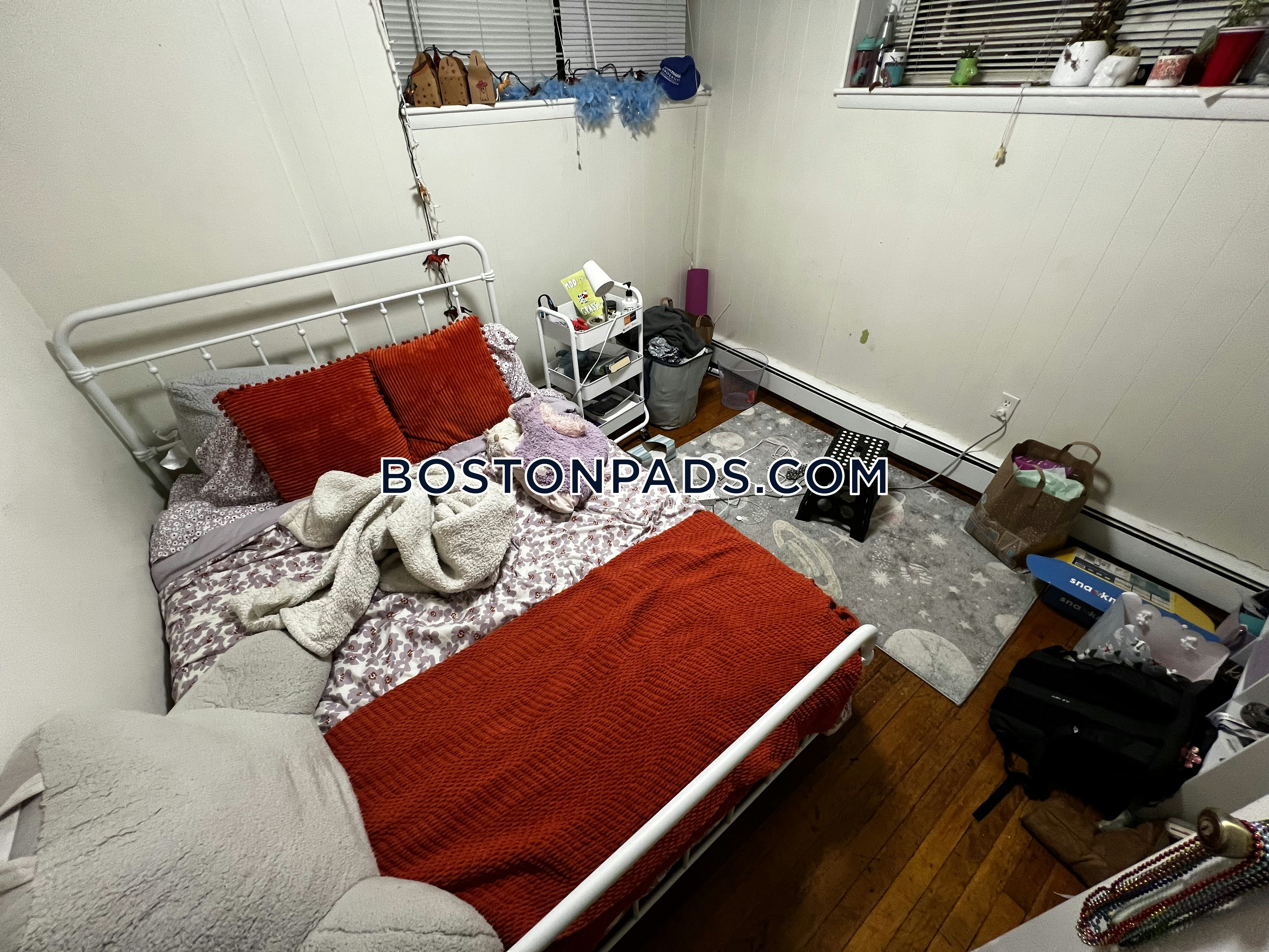 3 bed, 1 bath apartment for rent at 56 Queensberry Unit G3, Fenway — photo 3 of 10