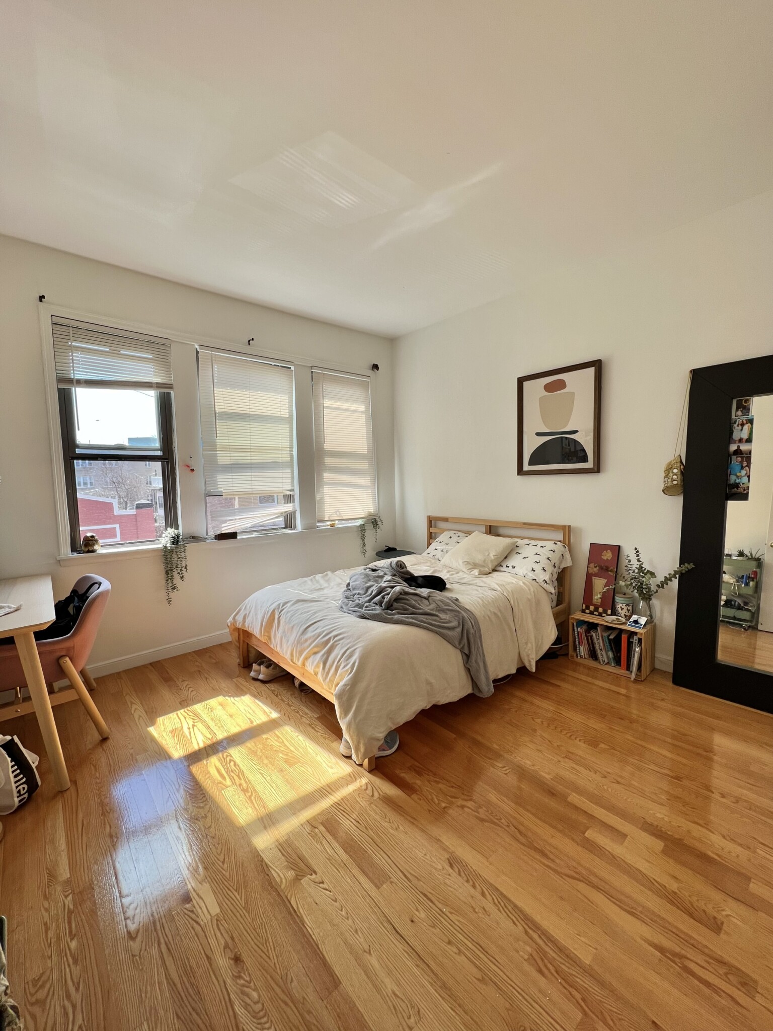 3 bed, 1.5 bath apartment for rent at 1706 Commonwealth Ave` Unit 23, Brighton — photo 1 of 3