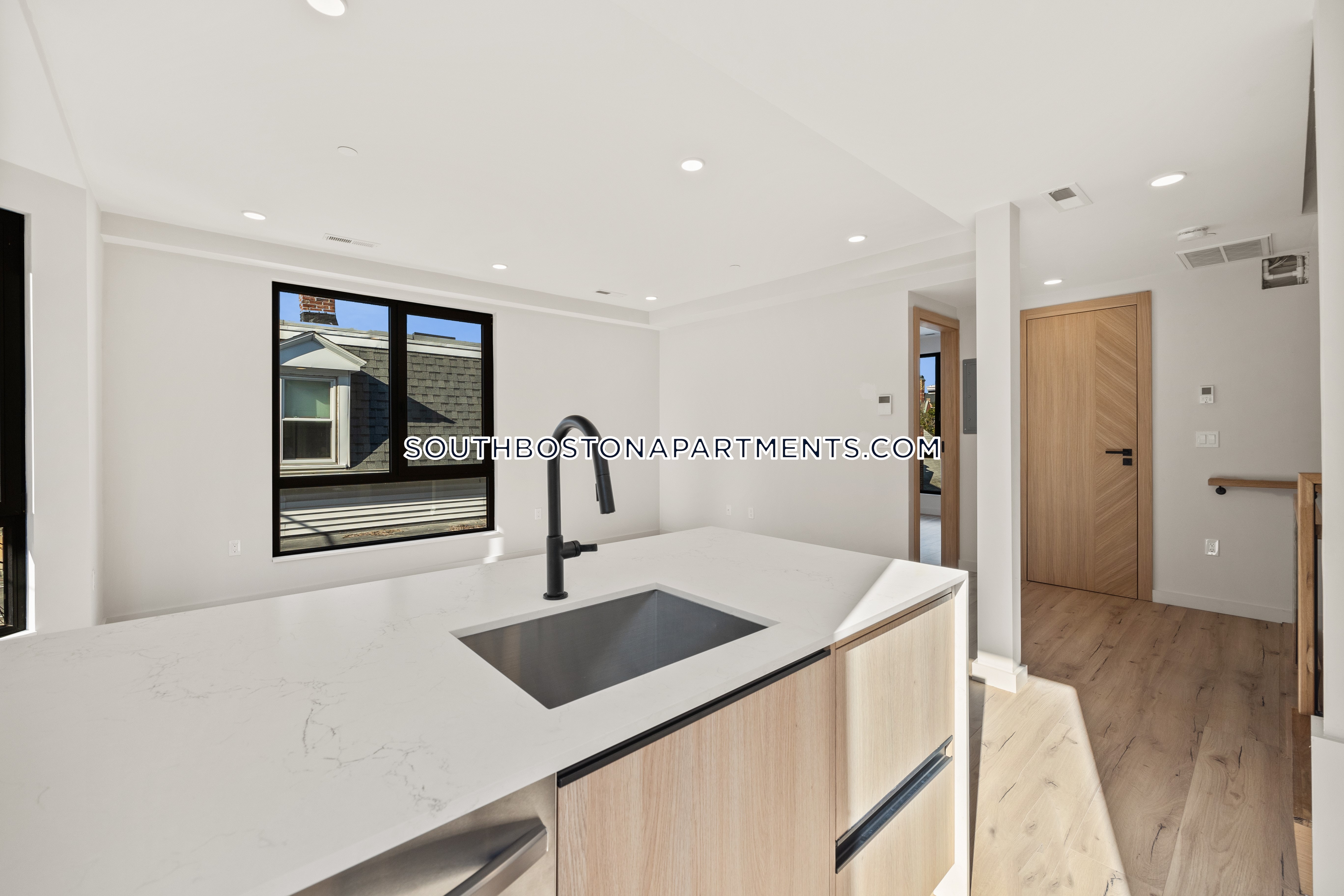 4 bed, 4+ bath apartment for rent at 6 National St Unit 3, South Boston — photo 18 of 37