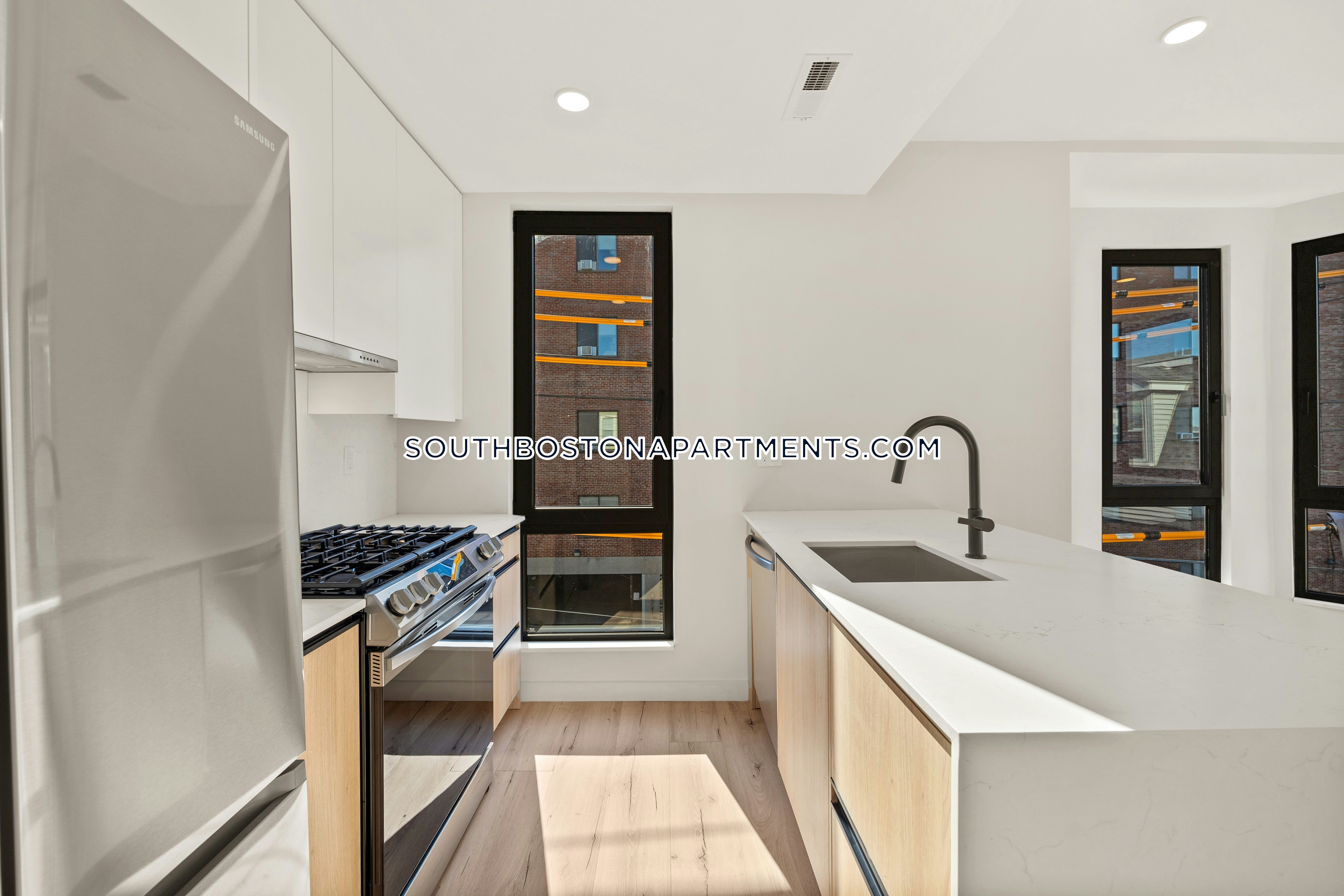 4 bed, 4+ bath apartment for rent at 6 National St Unit 3, South Boston — photo 21 of 37