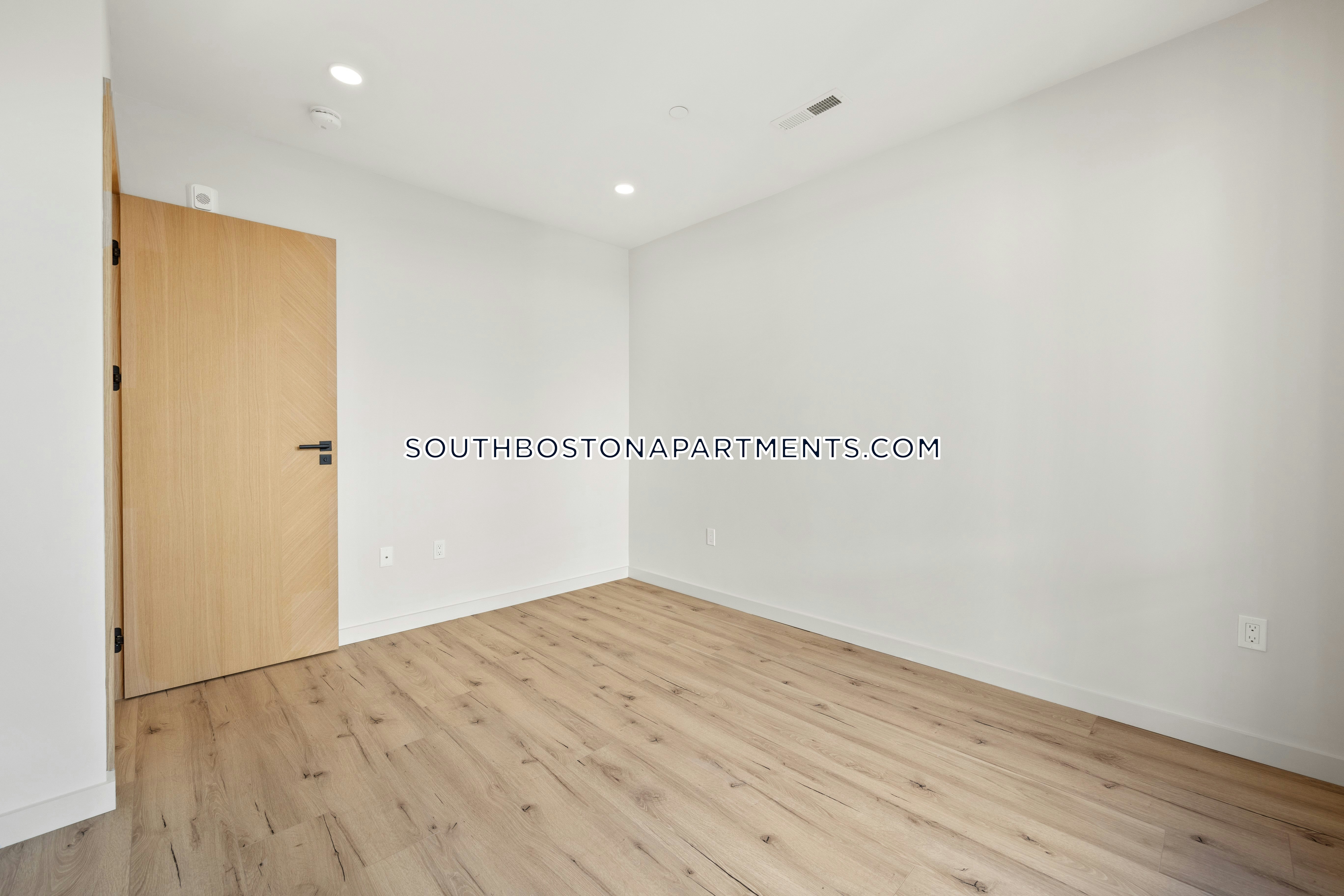4 bed, 4+ bath apartment for rent at 6 National St Unit 3, South Boston — photo 28 of 37