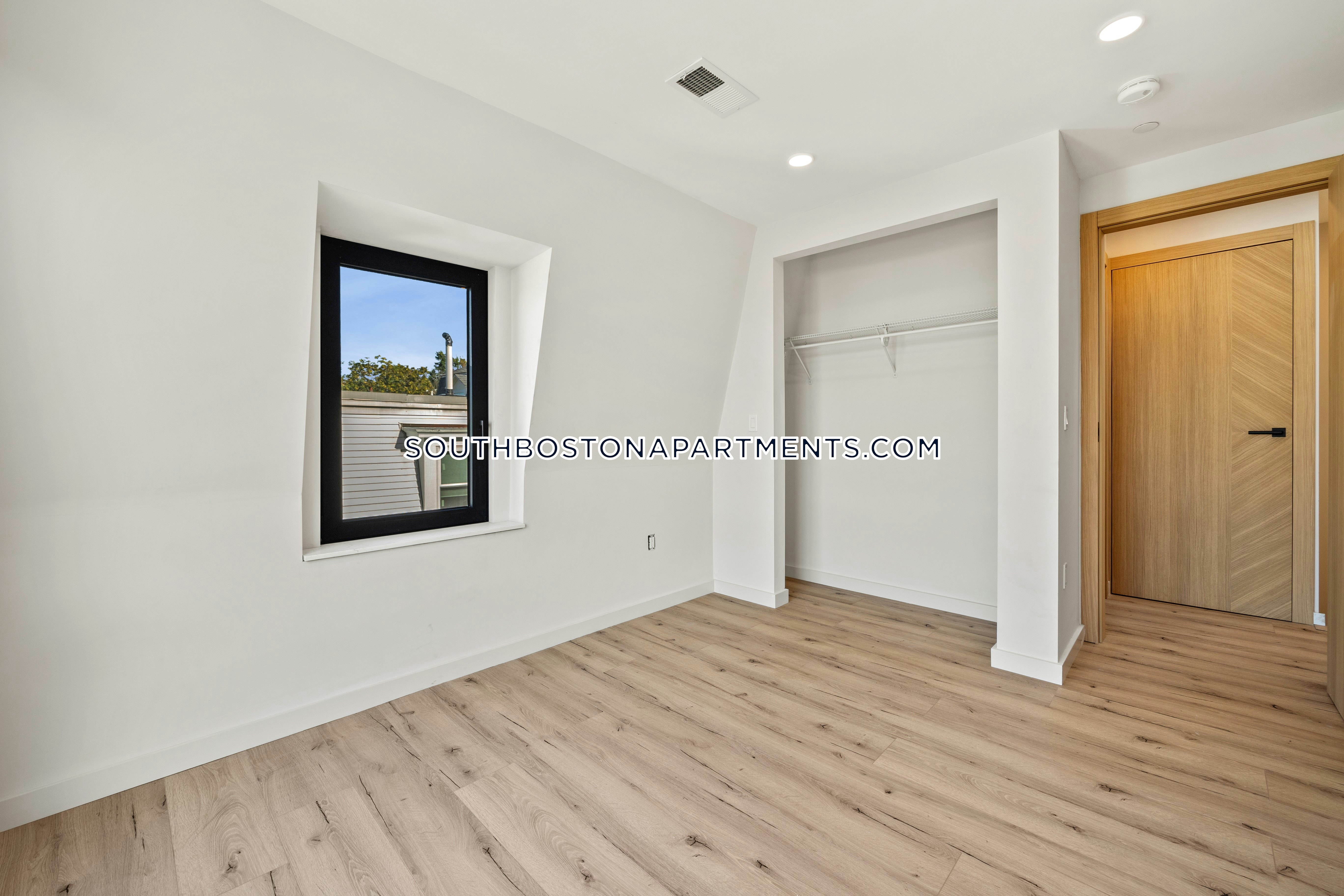 4 bed, 4+ bath apartment for rent at 6 National St Unit 3, South Boston — photo 30 of 37