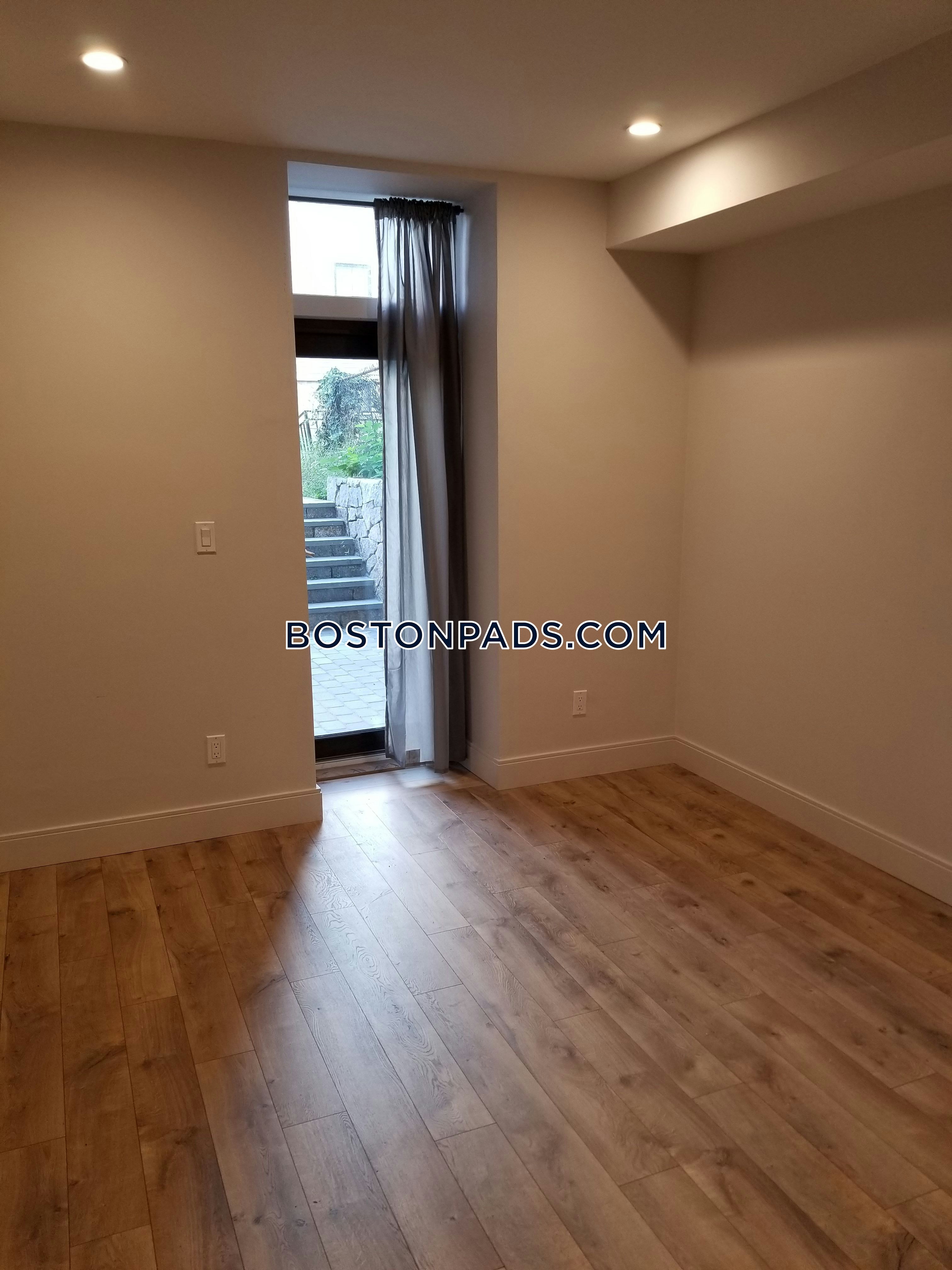 4 bed, 3 bath apartment for rent at 769 Dorchester Unit 2, Dorchester — photo 2 of 9