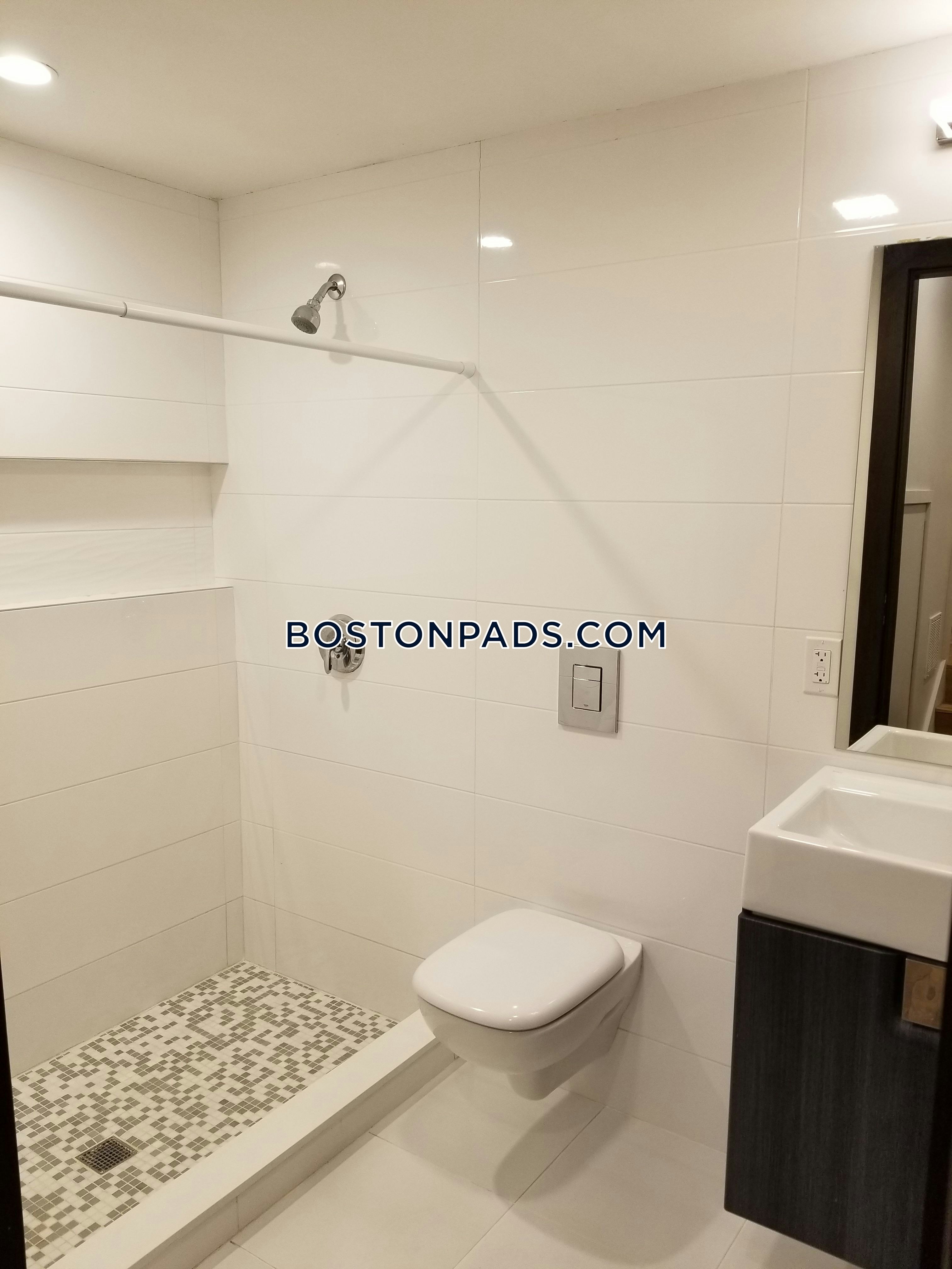 4 bed, 3 bath apartment for rent at 769 Dorchester Unit 2, Dorchester — photo 4 of 9