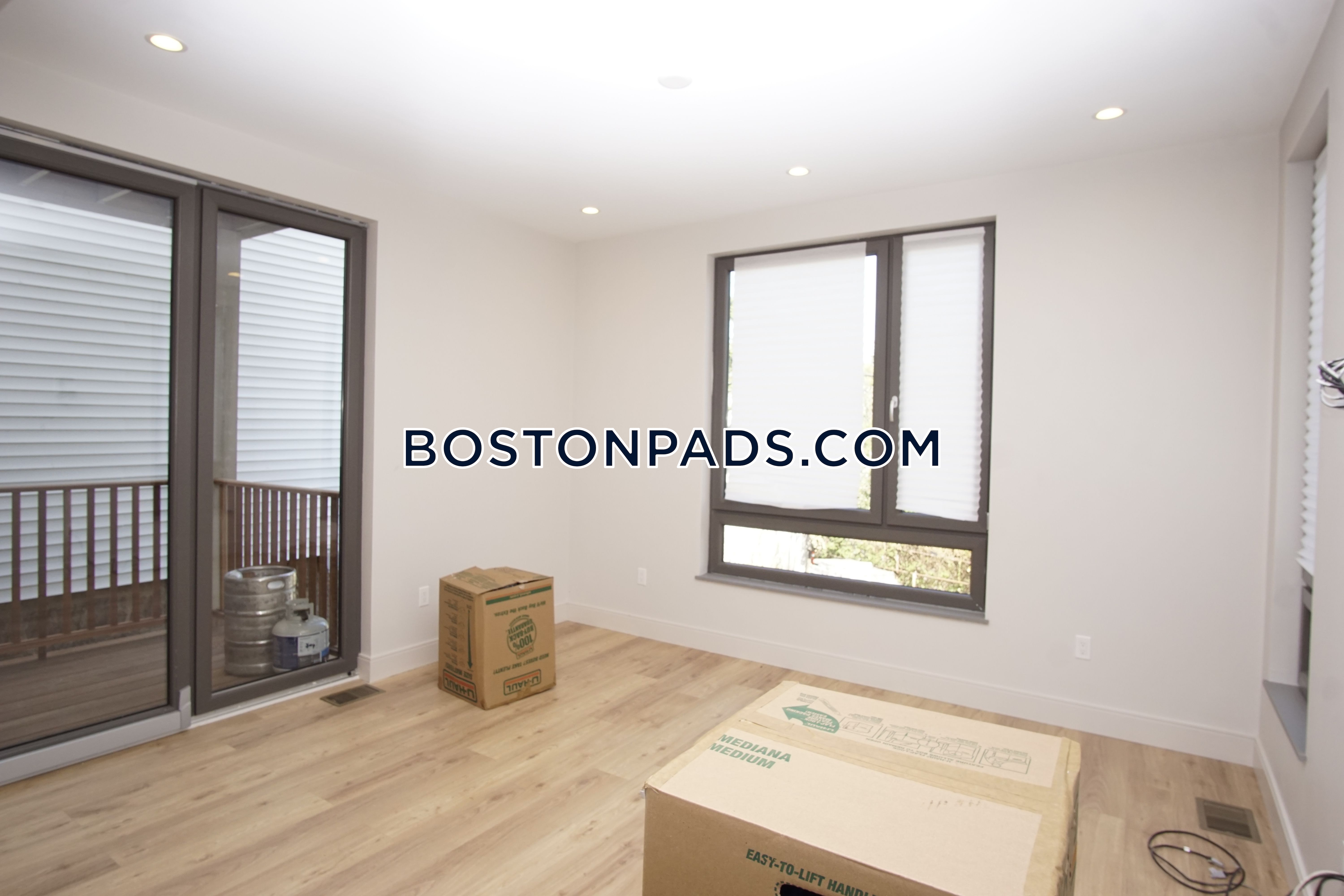 5 bed, 3 bath apartment for rent at 31 Buttonwood Unit 1, Dorchester — photo 13 of 34