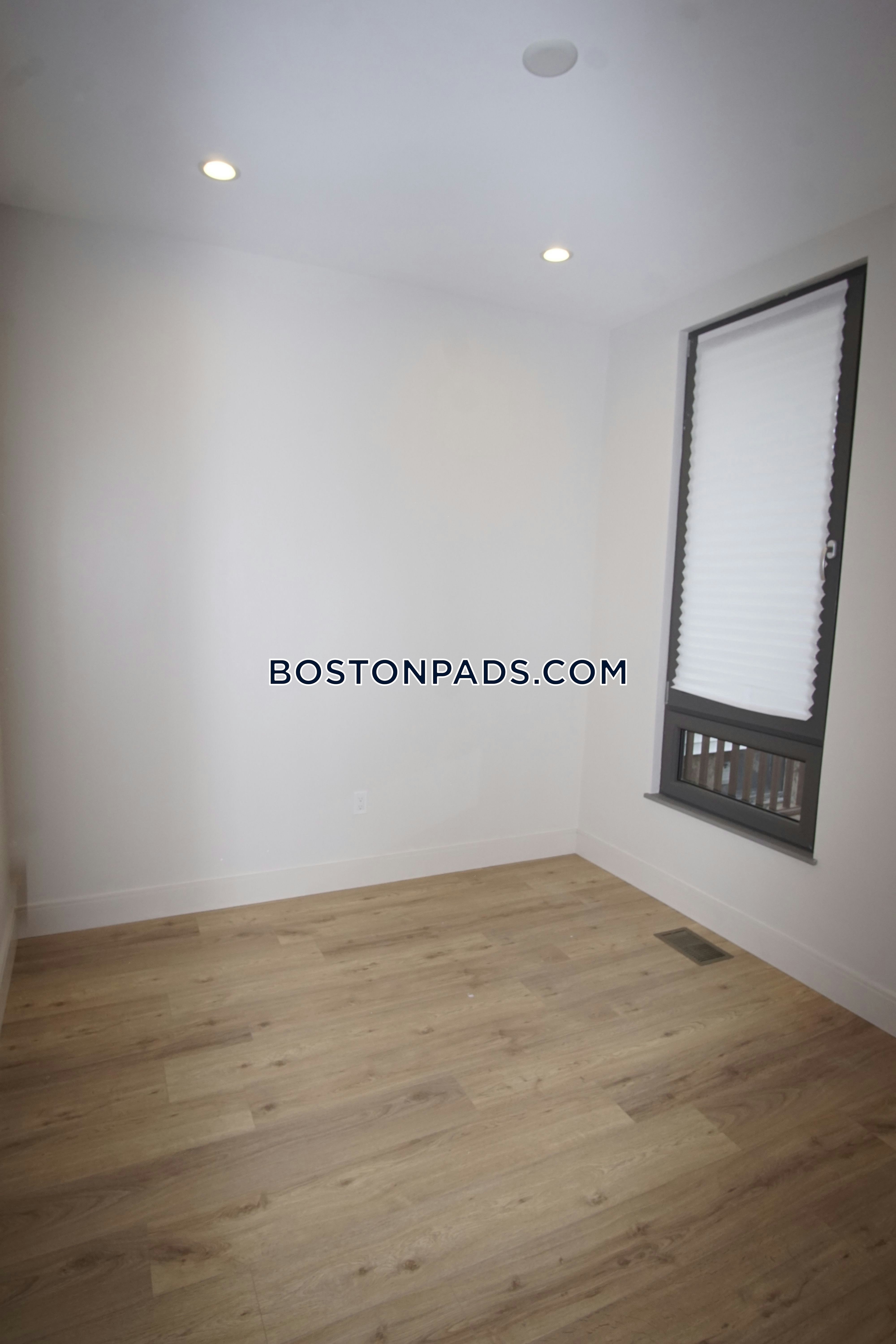 5 bed, 3 bath apartment for rent at 31 Buttonwood Unit 1, Dorchester — photo 15 of 34